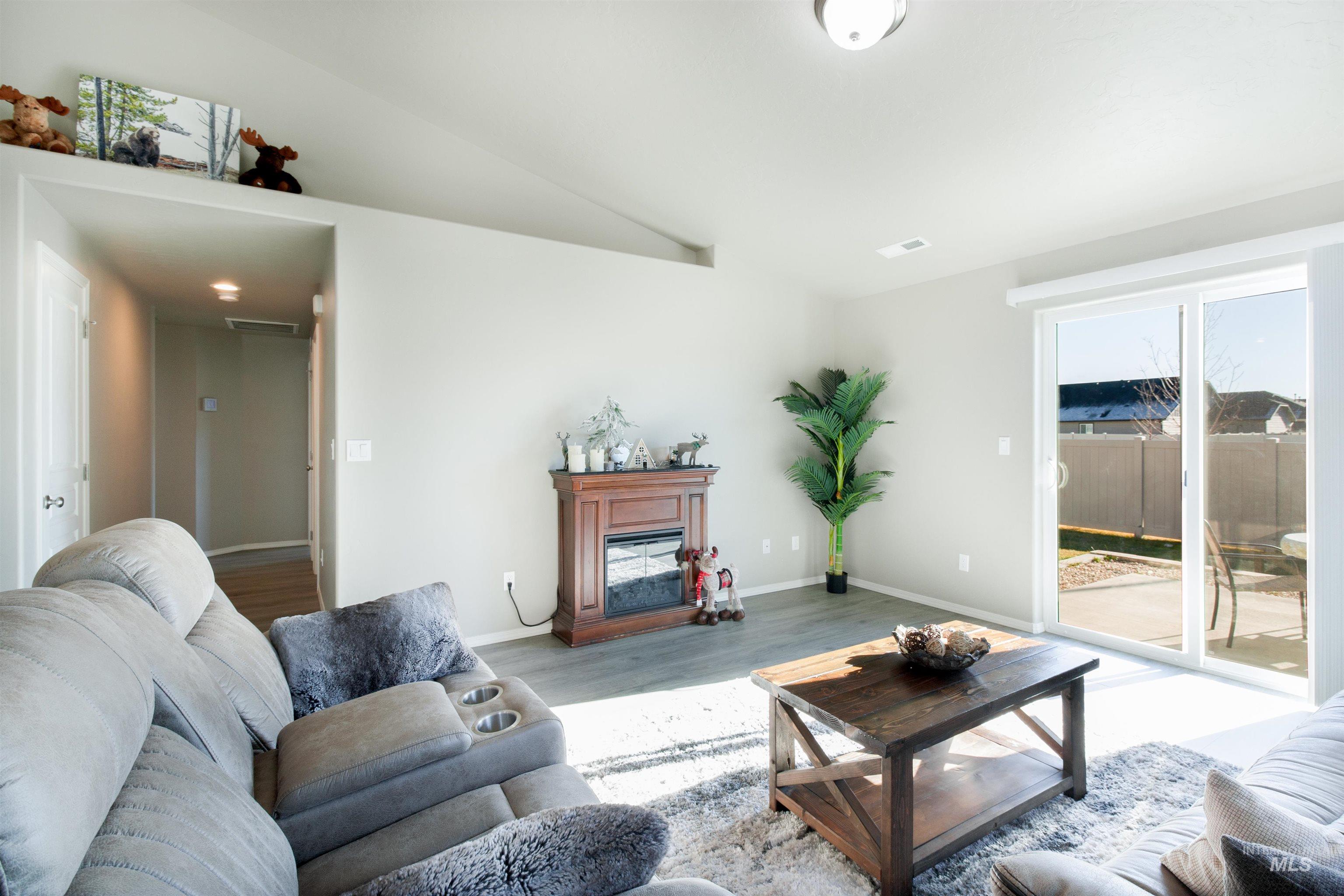 1847 E Mesa Falls St, Kuna, Idaho 83634, 3 Bedrooms, 2 Bathrooms, Residential For Sale, Price $375,000,MLS 98975753