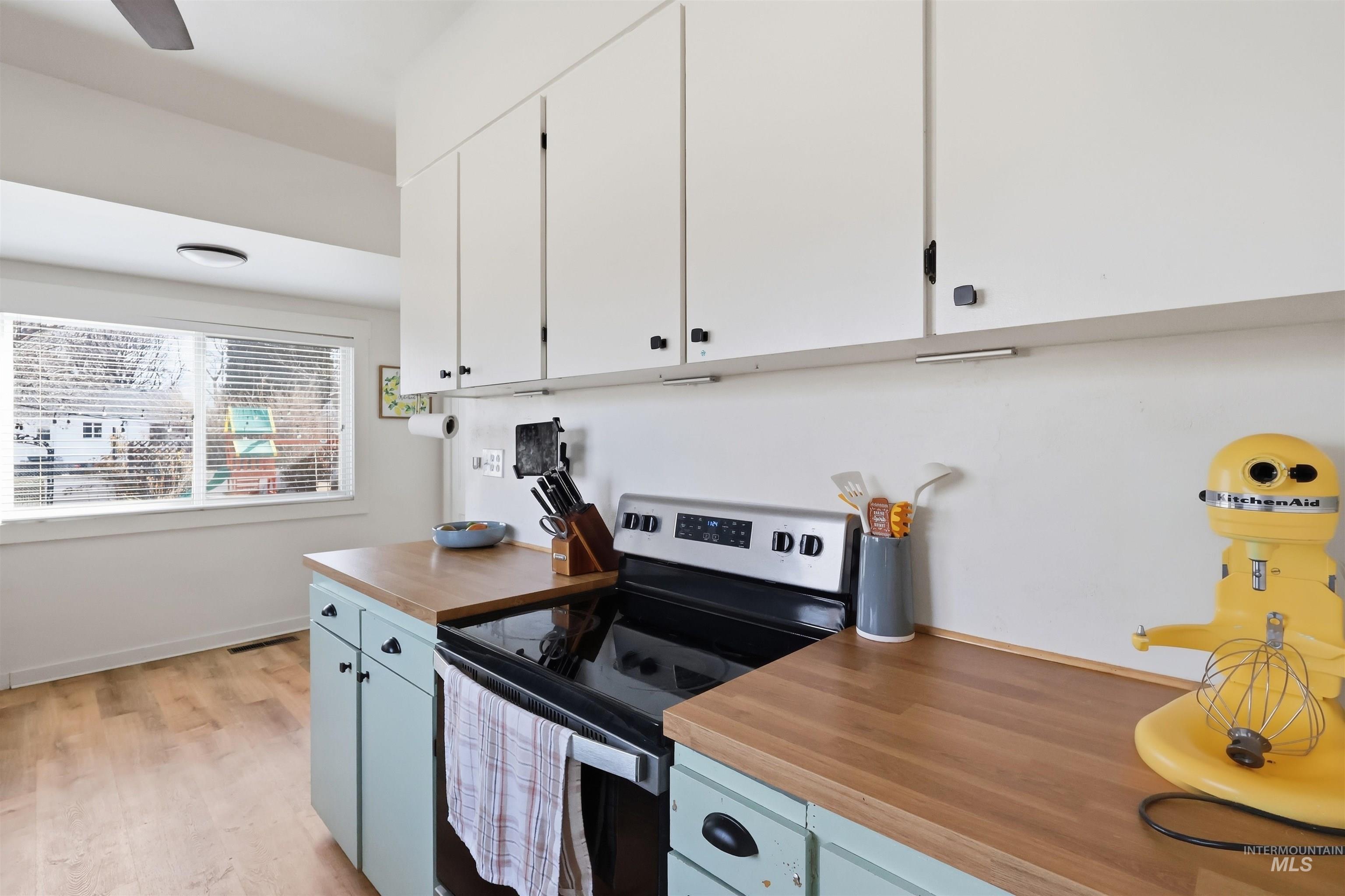 1741 Yale Ave, Burley, Idaho 83318, 3 Bedrooms, 1 Bathroom, Residential For Sale, Price $289,000,MLS 98975754