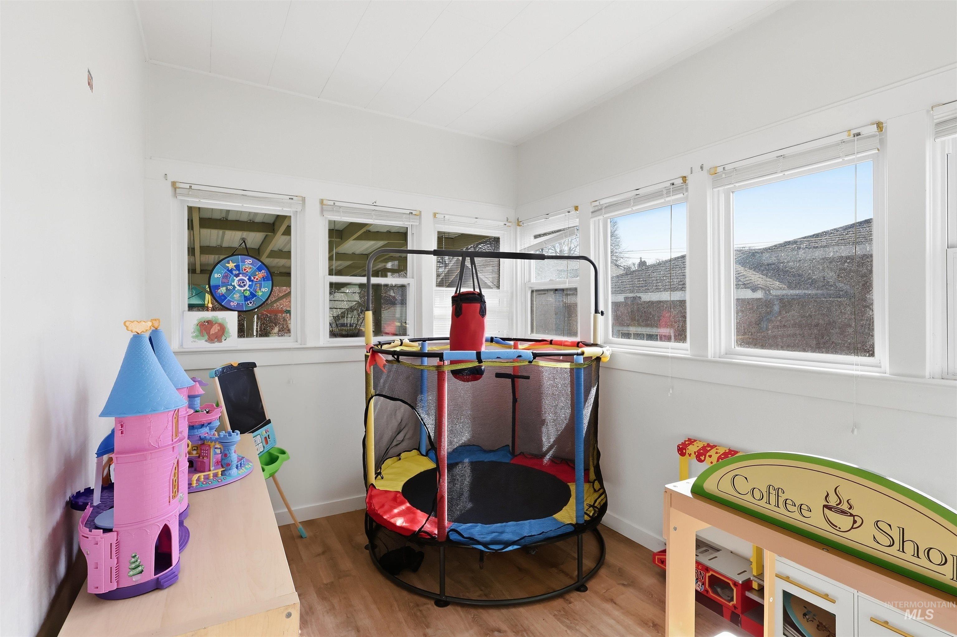 1741 Yale Ave, Burley, Idaho 83318, 3 Bedrooms, 1 Bathroom, Residential For Sale, Price $289,000,MLS 98975754