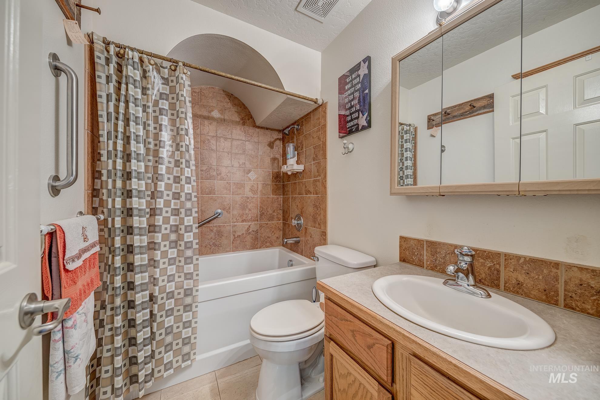 5710 Howard Ln, Nampa, Idaho 83687, 3 Bedrooms, 2 Bathrooms, Residential For Sale, Price $565,000,MLS 98975755