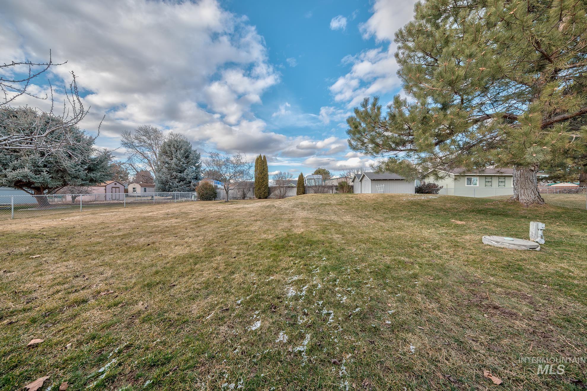5710 Howard Ln, Nampa, Idaho 83687, 3 Bedrooms, 2 Bathrooms, Residential For Sale, Price $512,500,MLS 98975755