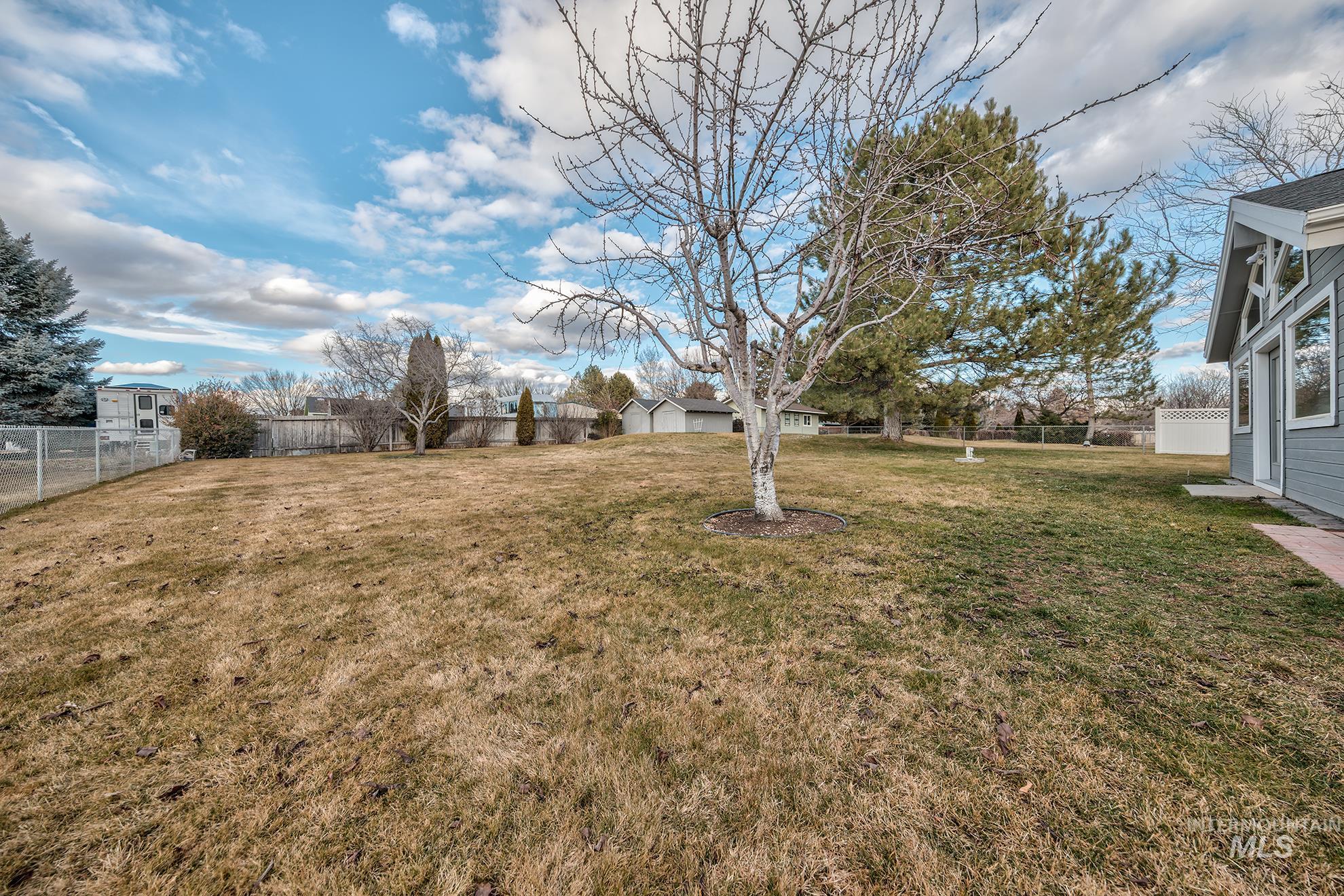 5710 Howard Ln, Nampa, Idaho 83687, 3 Bedrooms, 2 Bathrooms, Residential For Sale, Price $613,000,MLS 98975755