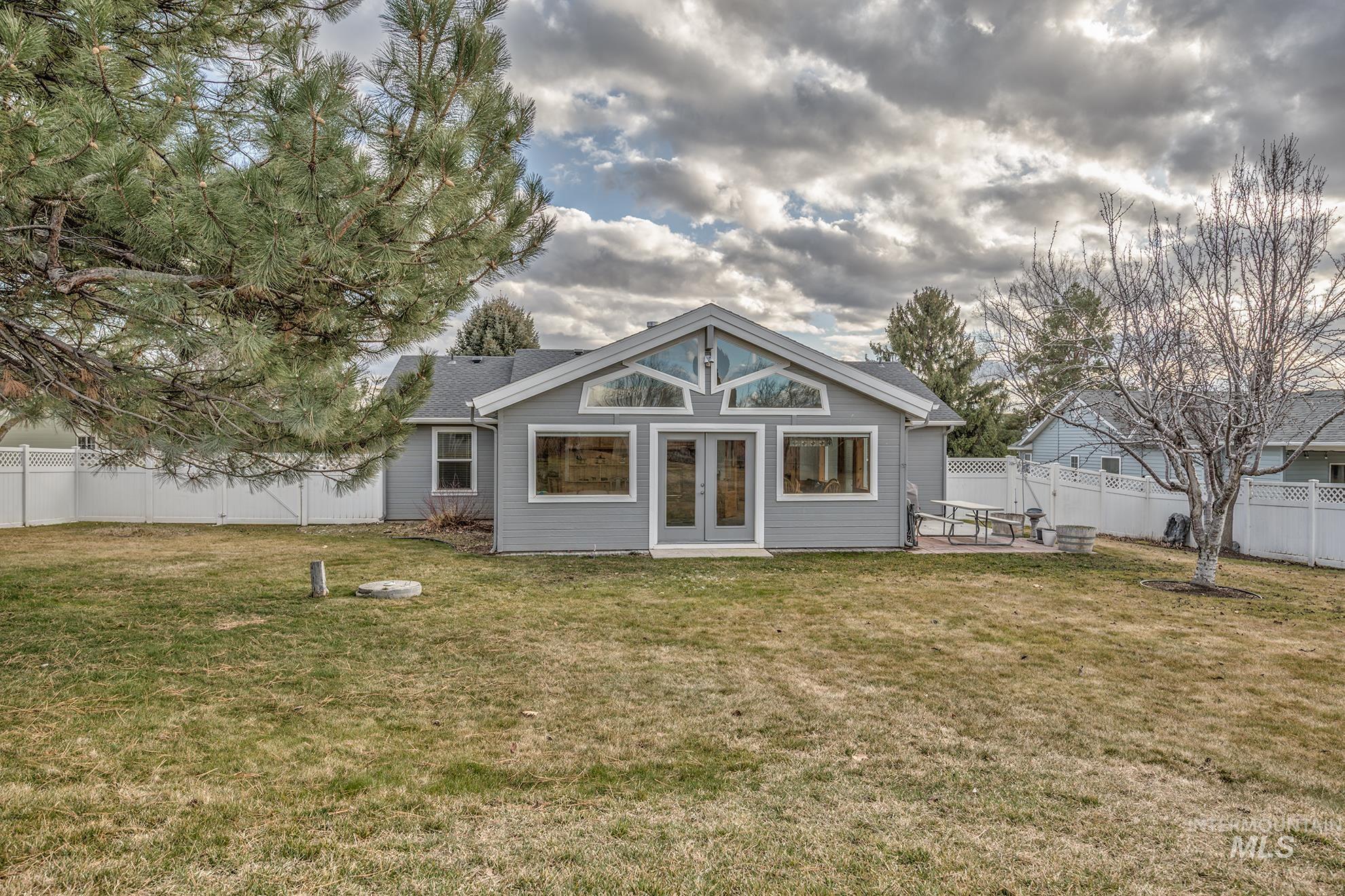 5710 Howard Ln, Nampa, Idaho 83687, 3 Bedrooms, 2 Bathrooms, Residential For Sale, Price $565,000,MLS 98975755