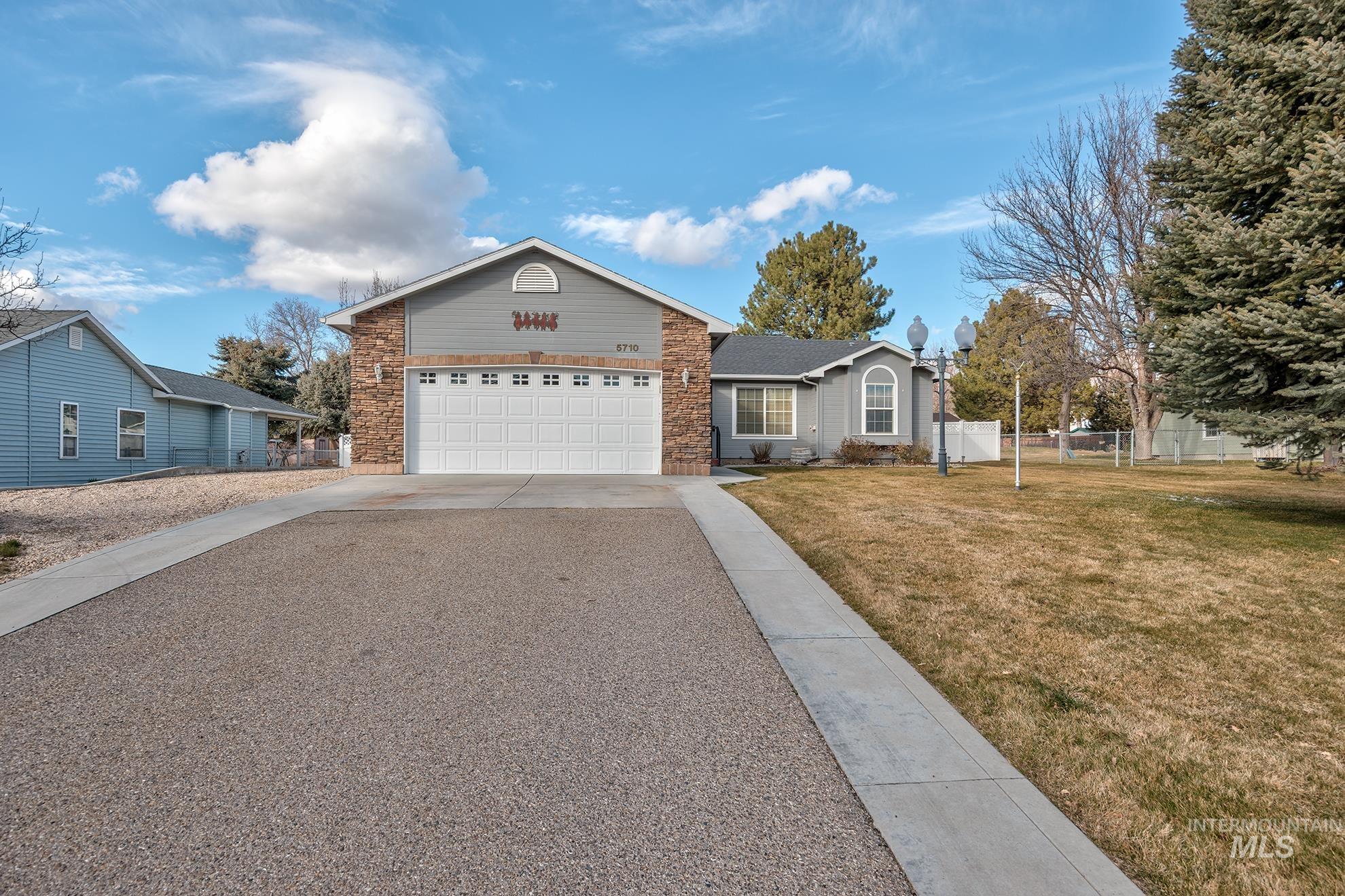 5710 Howard Ln, Nampa, Idaho 83687, 3 Bedrooms, 2 Bathrooms, Residential For Sale, Price $613,000,MLS 98975755