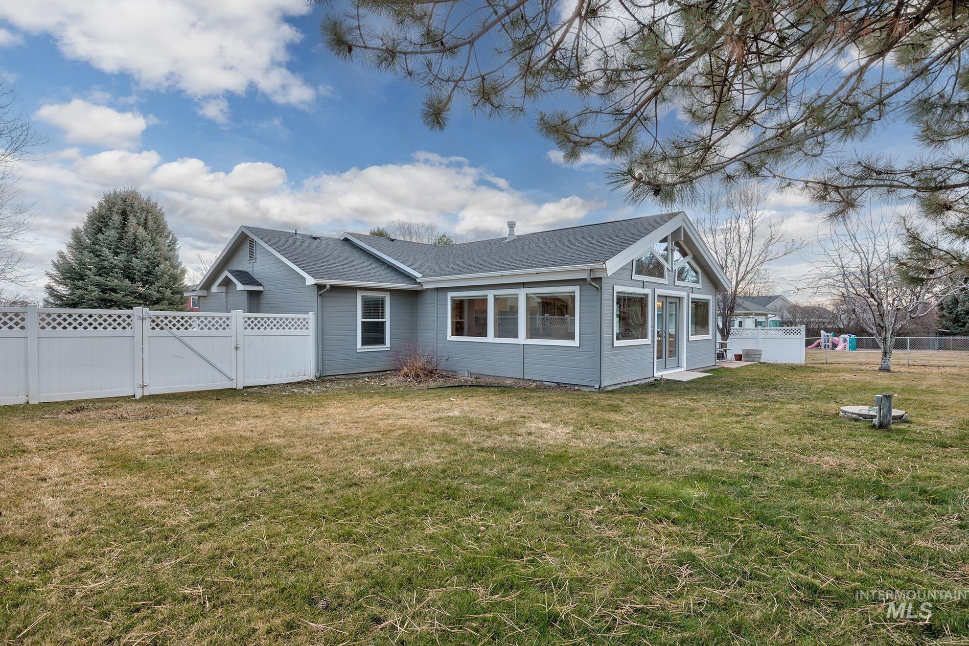 5710 Howard Ln, Nampa, Idaho 83687, 3 Bedrooms, 2 Bathrooms, Residential For Sale, Price $512,500,MLS 98975755
