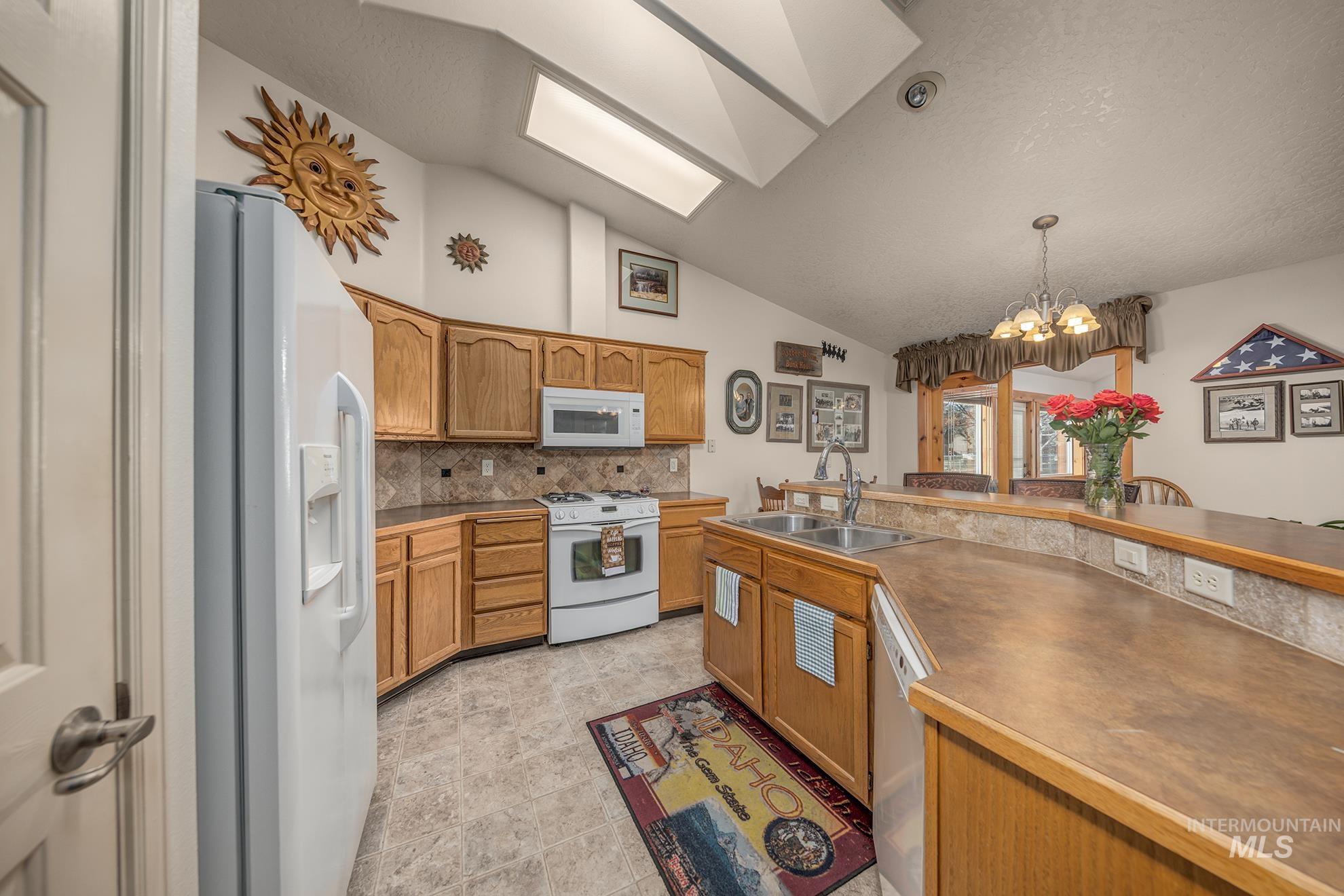5710 Howard Ln, Nampa, Idaho 83687, 3 Bedrooms, 2 Bathrooms, Residential For Sale, Price $512,500,MLS 98975755