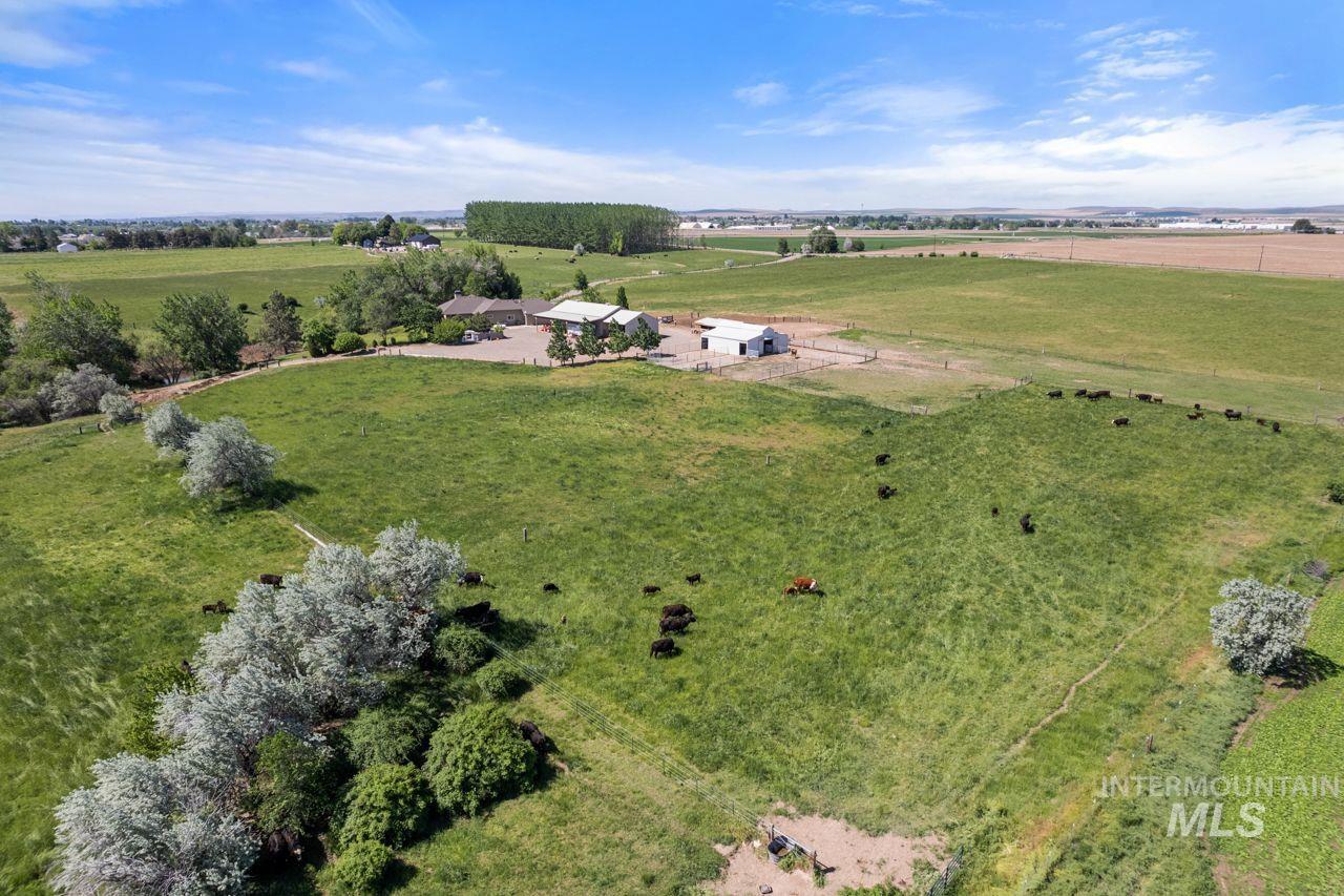 4532 Oak Road, Ontario, Oregon 97914, 4 Bedrooms, 2.5 Bathrooms, Farm & Ranch For Sale, Price $1,549,000, 98975756