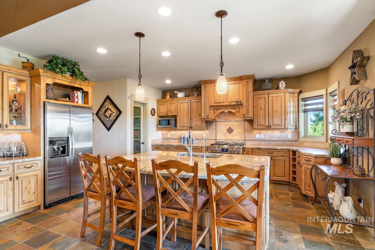 4532 Oak Road, Ontario, Oregon 97914, 4 Bedrooms, 2.5 Bathrooms, Farm & Ranch For Sale, Price $1,549,000, 98975756