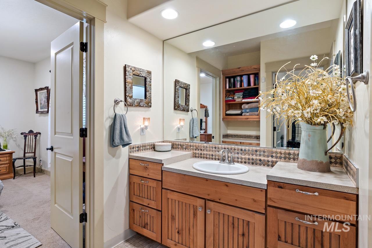 4532 Oak Road, Ontario, Oregon 97914, 4 Bedrooms, 2.5 Bathrooms, Farm & Ranch For Sale, Price $1,549,000, 98975756