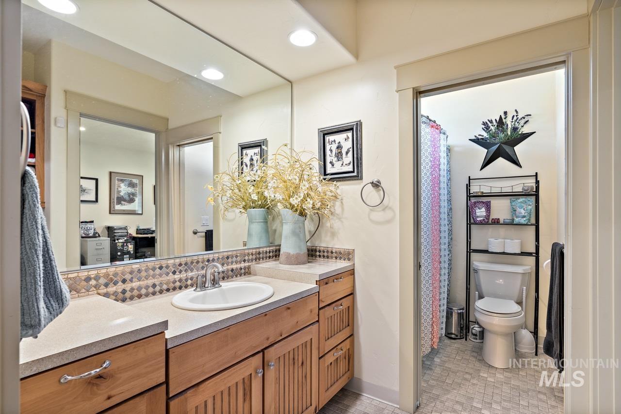 4532 Oak Road, Ontario, Oregon 97914, 4 Bedrooms, 2.5 Bathrooms, Farm & Ranch For Sale, Price $1,549,000, 98975756