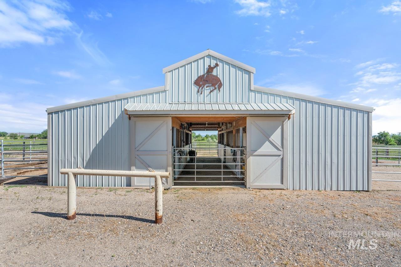 4532 Oak Road, Ontario, Oregon 97914, 4 Bedrooms, 2.5 Bathrooms, Farm & Ranch For Sale, Price $1,549,000, 98975756