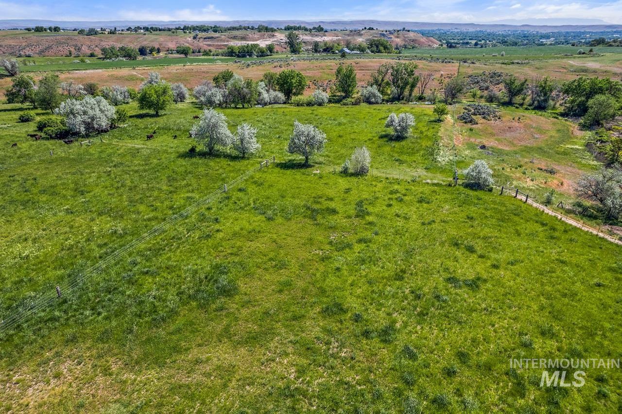 4532 Oak Road, Ontario, Oregon 97914, 4 Bedrooms, 2.5 Bathrooms, Farm & Ranch For Sale, Price $1,549,000, 98975756