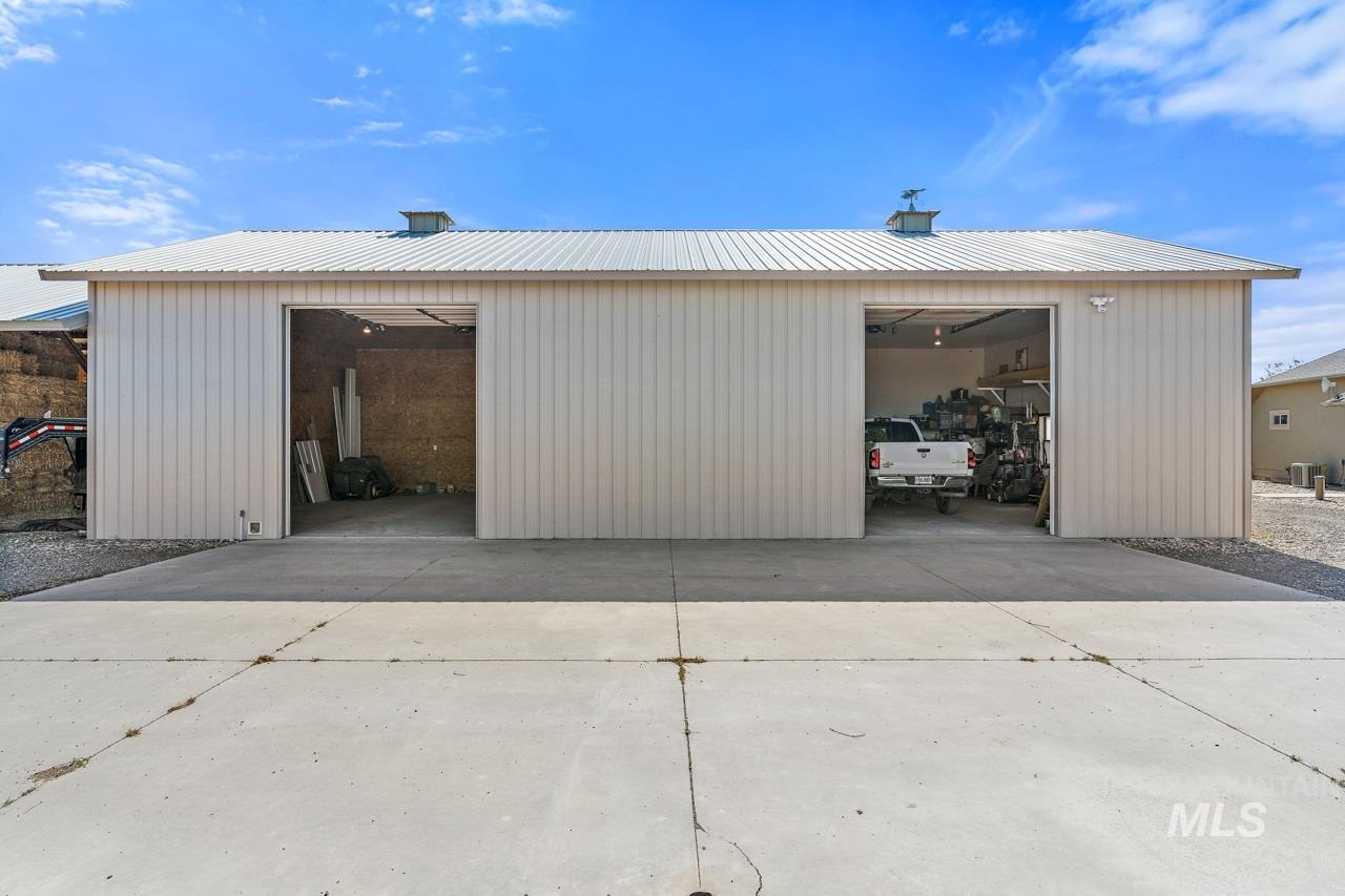 4532 Oak Road, Ontario, Oregon 97914, 4 Bedrooms, 2.5 Bathrooms, Farm & Ranch For Sale, Price $1,549,000, 98975756