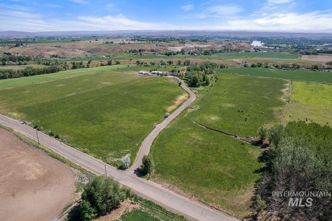 4532 Oak Road, Ontario, Oregon 97914, 4 Bedrooms, 2.5 Bathrooms, Farm & Ranch For Sale, Price $1,549,000, 98975756