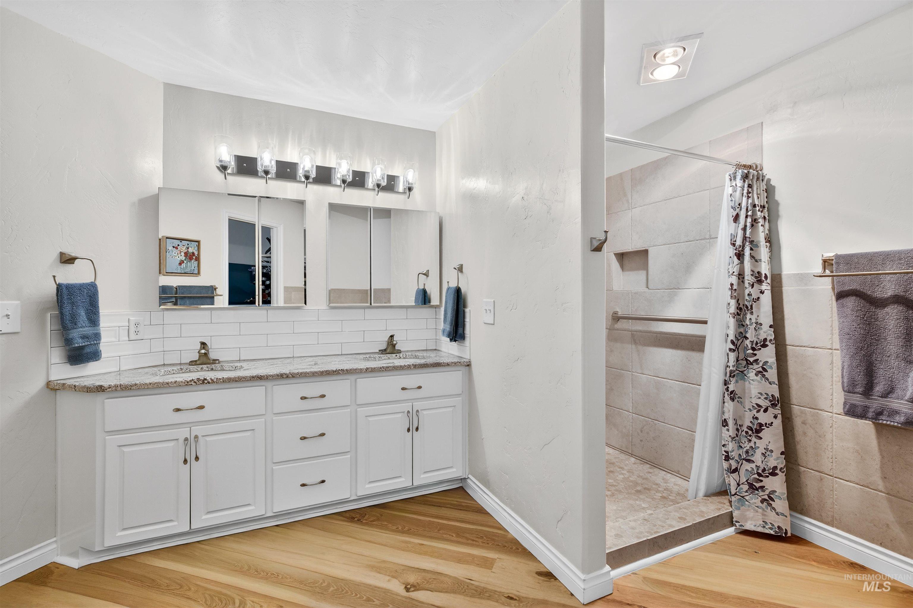 2126 23rd Street, Clarkston, Washington 99403, 4 Bedrooms, 3 Bathrooms, Residential For Sale, Price $565,000,MLS 98975758