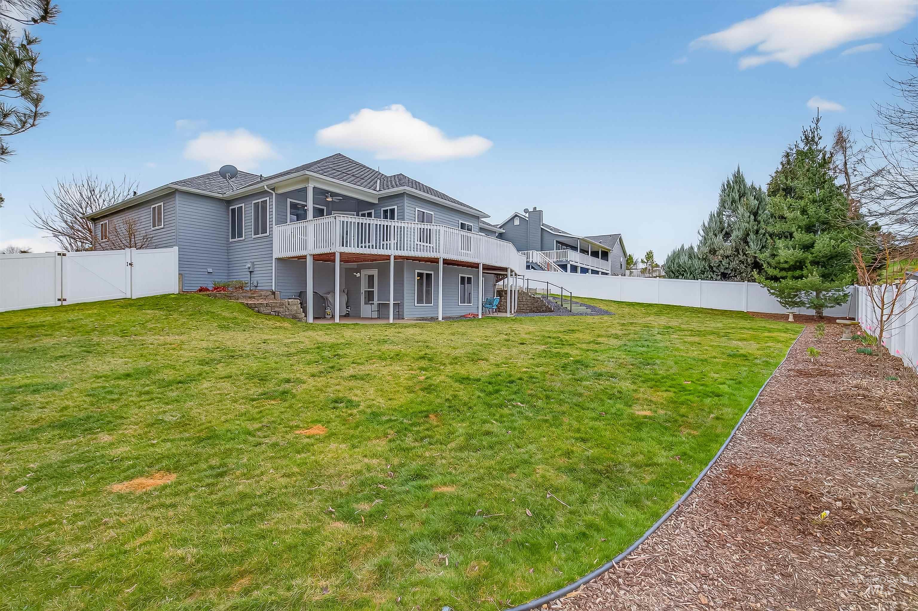 2126 23rd Street, Clarkston, Washington 99403, 4 Bedrooms, 3 Bathrooms, Residential For Sale, Price $565,000,MLS 98975758