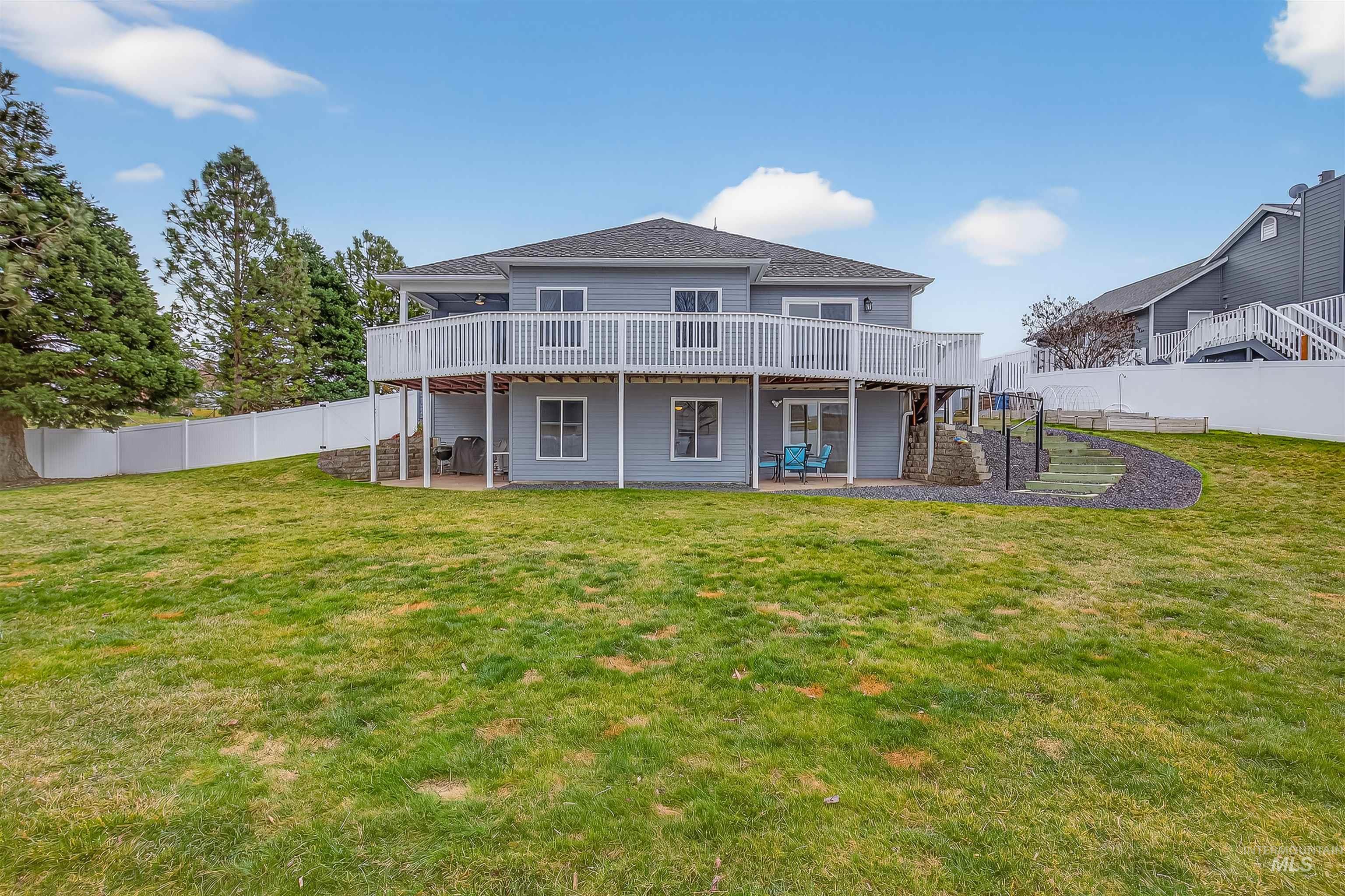 2126 23rd Street, Clarkston, Washington 99403, 4 Bedrooms, 3 Bathrooms, Residential For Sale, Price $565,000,MLS 98975758