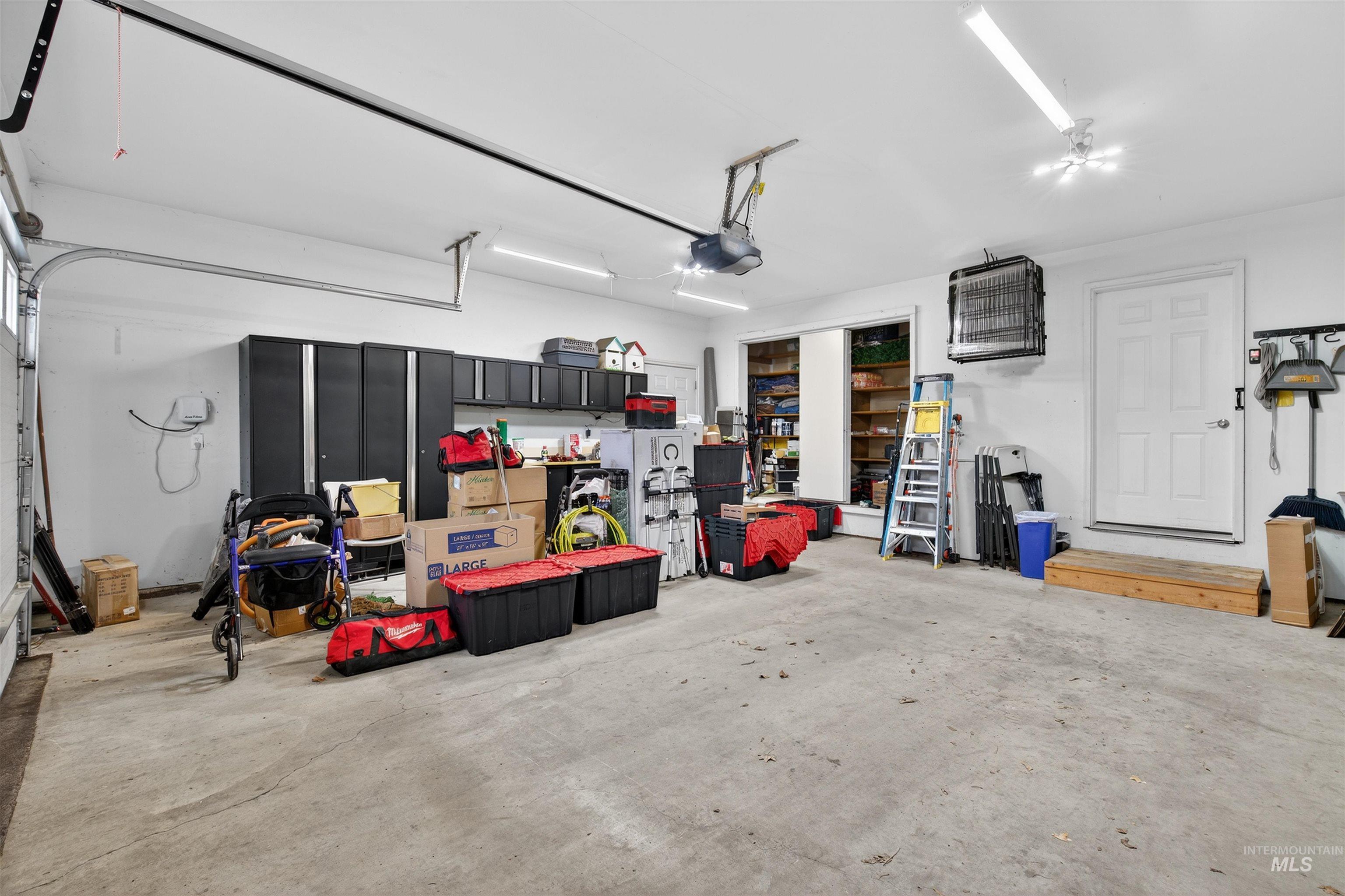 2126 23rd Street, Clarkston, Washington 99403, 4 Bedrooms, 3 Bathrooms, Residential For Sale, Price $565,000,MLS 98975758