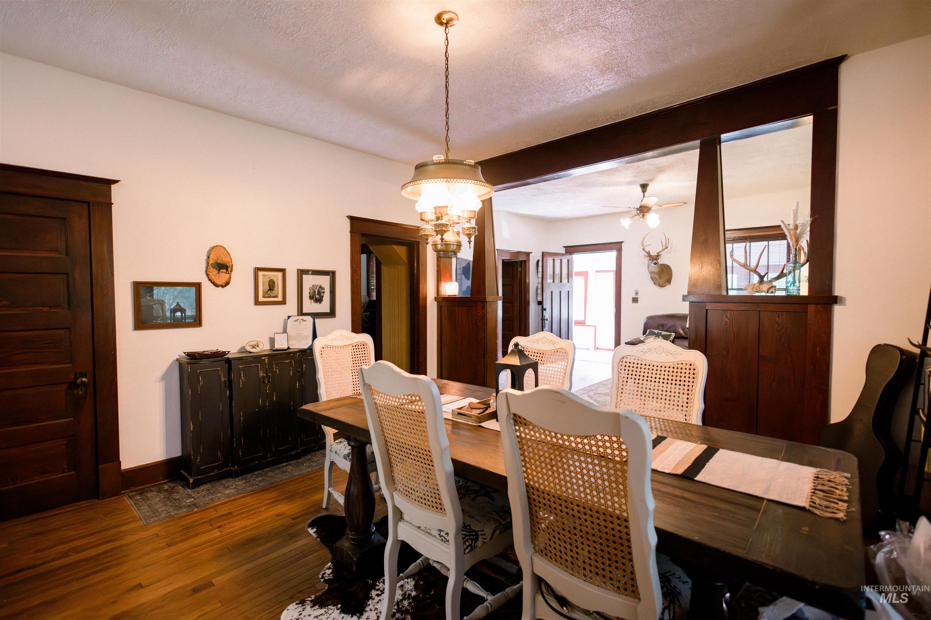 450 S 3rd East, Mountain Home, Idaho 83647-0000, 3 Bedrooms, 2 Bathrooms, Residential For Sale, Price $360,000,MLS 98975759