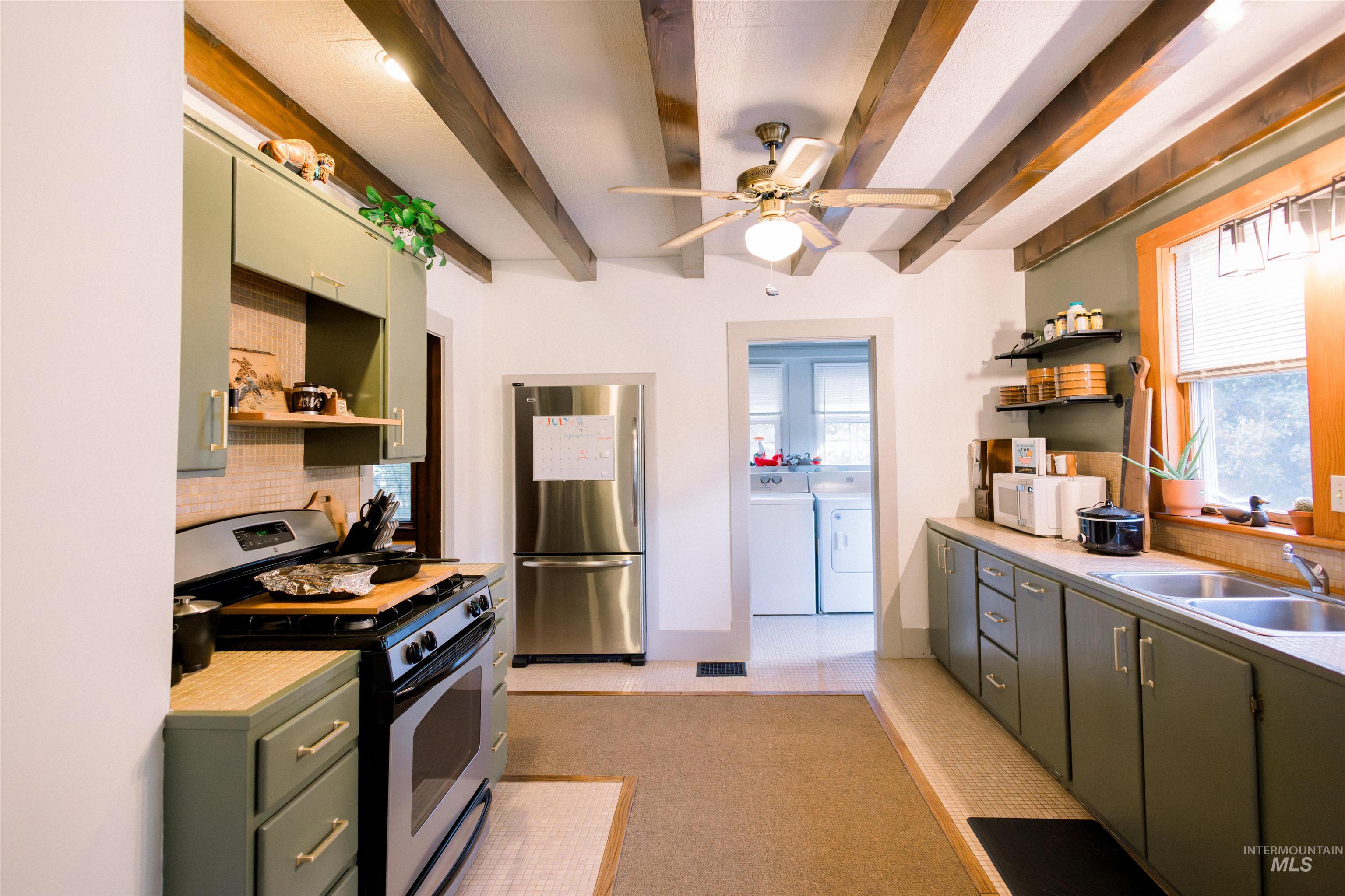 450 S 3rd East, Mountain Home, Idaho 83647-0000, 3 Bedrooms, 2 Bathrooms, Residential For Sale, Price $360,000,MLS 98975759