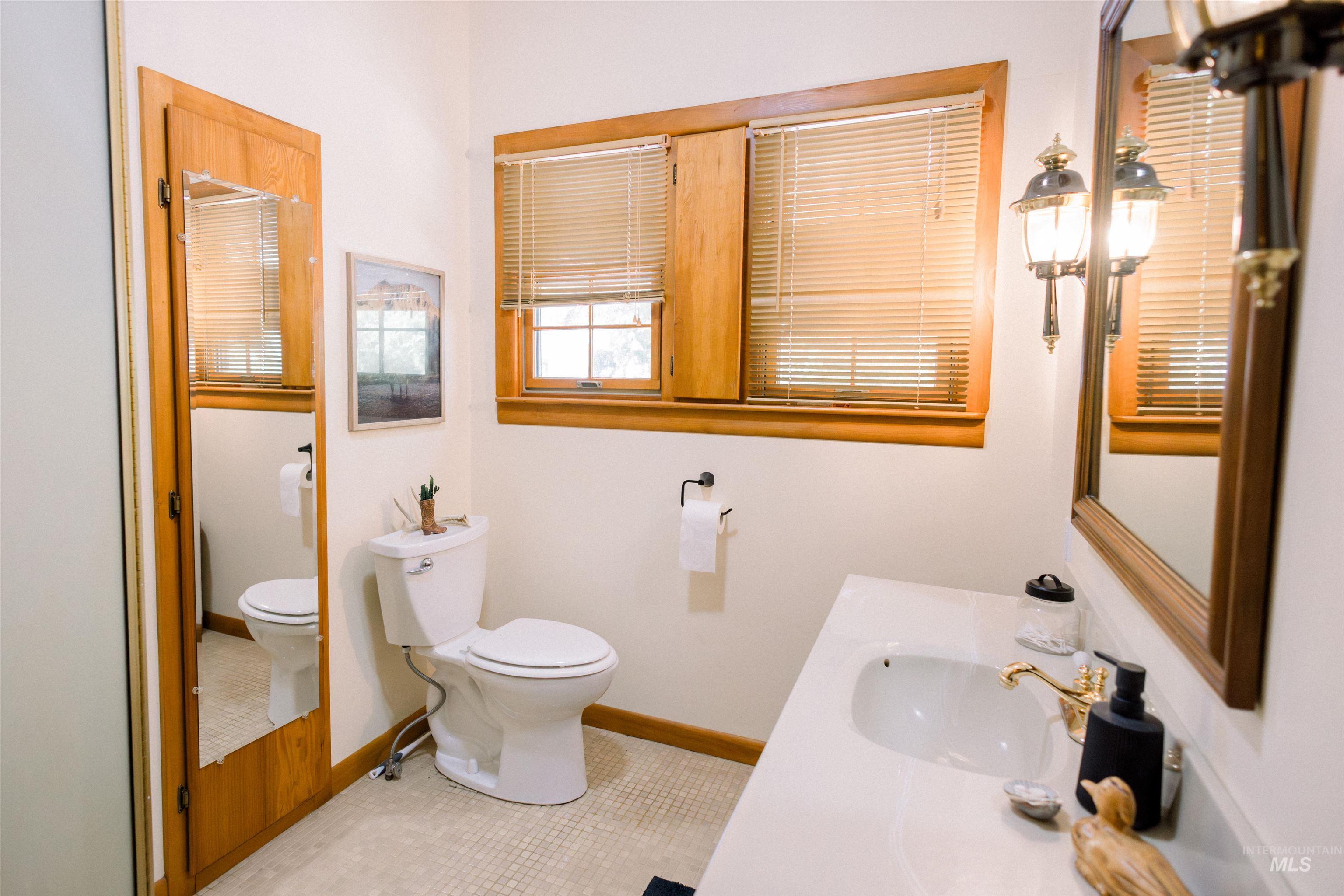 450 S 3rd East, Mountain Home, Idaho 83647-0000, 3 Bedrooms, 2 Bathrooms, Residential For Sale, Price $360,000,MLS 98975759