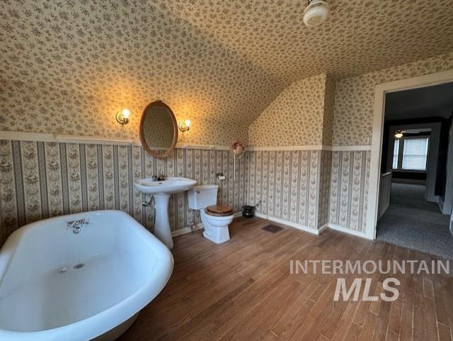 450 S 3rd East, Mountain Home, Idaho 83647-0000, 3 Bedrooms, 2 Bathrooms, Residential For Sale, Price $360,000,MLS 98975759