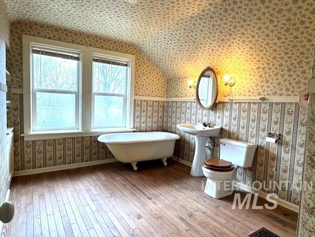 450 S 3rd East, Mountain Home, Idaho 83647-0000, 3 Bedrooms, 2 Bathrooms, Residential For Sale, Price $360,000,MLS 98975759