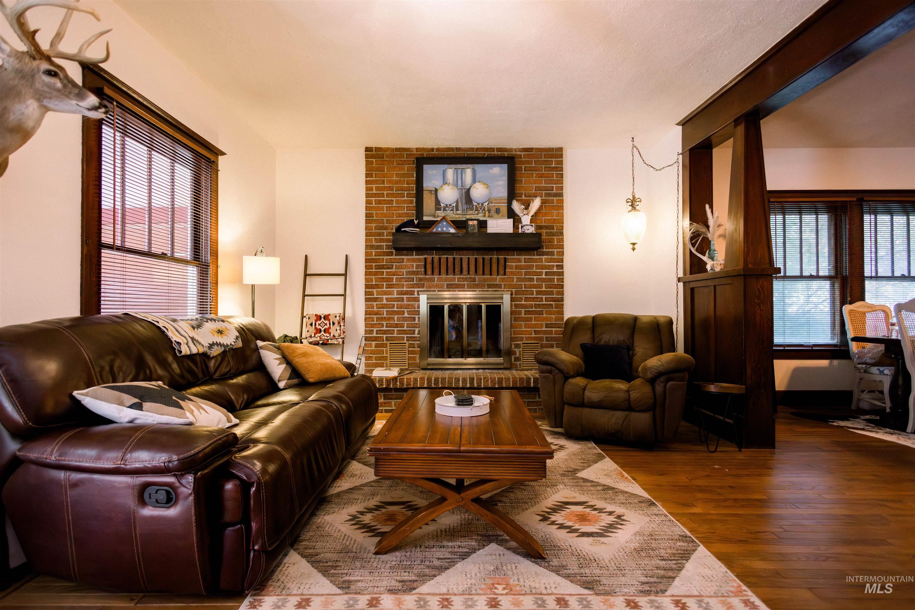 450 S 3rd East, Mountain Home, Idaho 83647-0000, 3 Bedrooms, 2 Bathrooms, Residential For Sale, Price $360,000,MLS 98975759