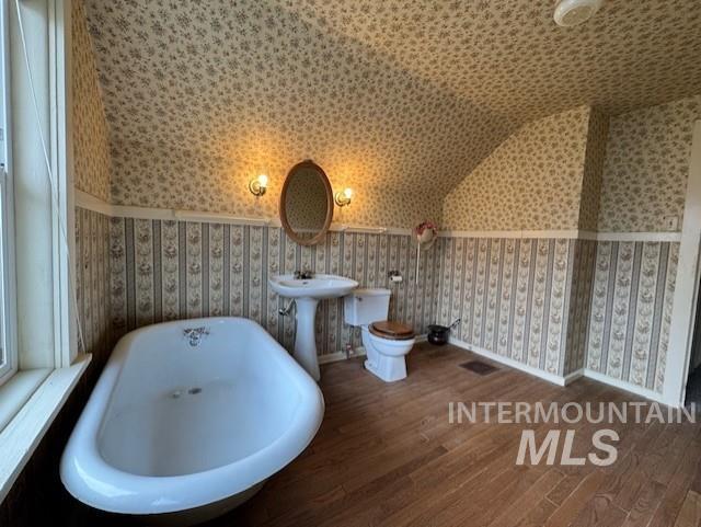 450 S 3rd East, Mountain Home, Idaho 83647-0000, 3 Bedrooms, 2 Bathrooms, Residential For Sale, Price $360,000,MLS 98975759