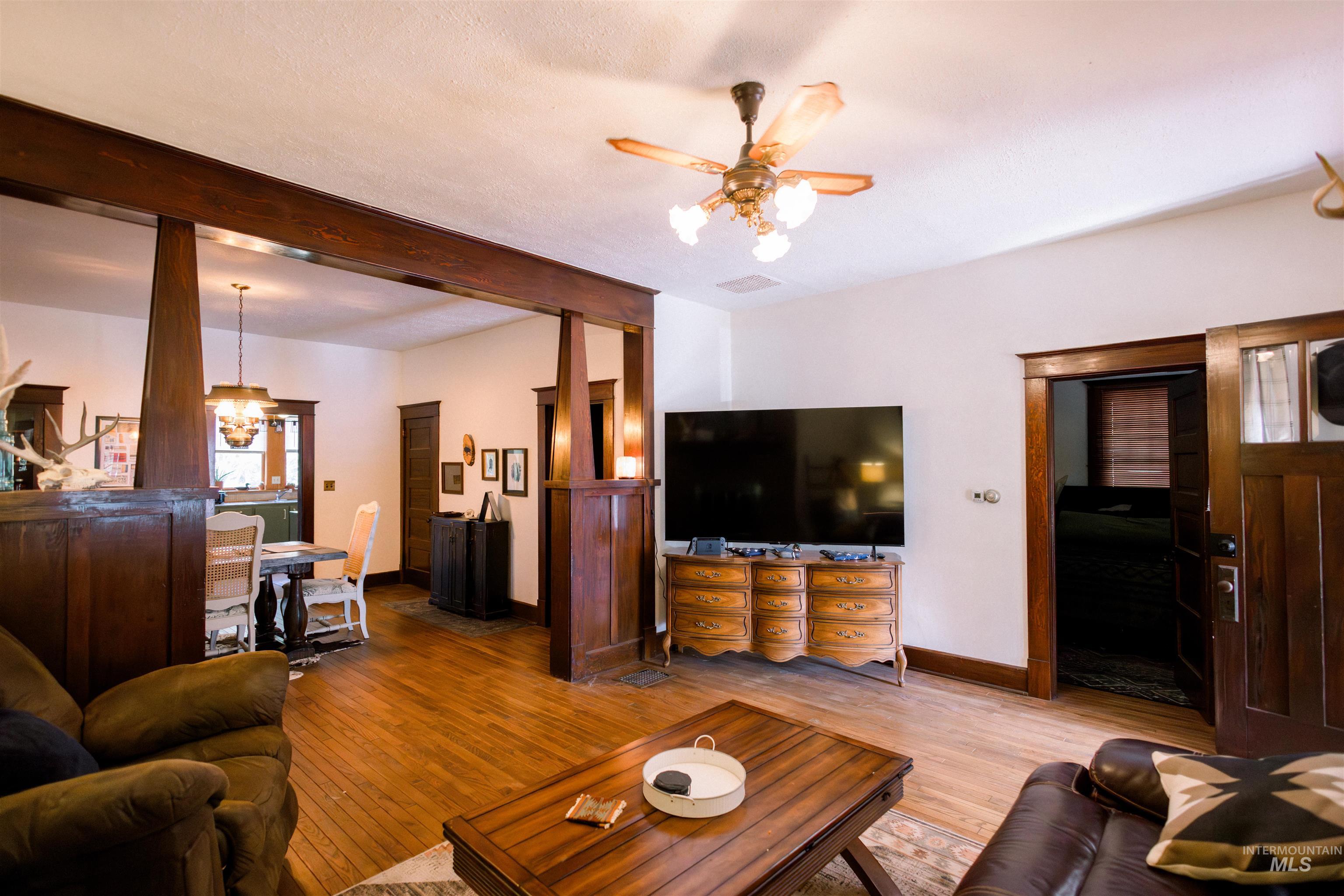 450 S 3rd East, Mountain Home, Idaho 83647-0000, 3 Bedrooms, 2 Bathrooms, Residential For Sale, Price $360,000,MLS 98975759