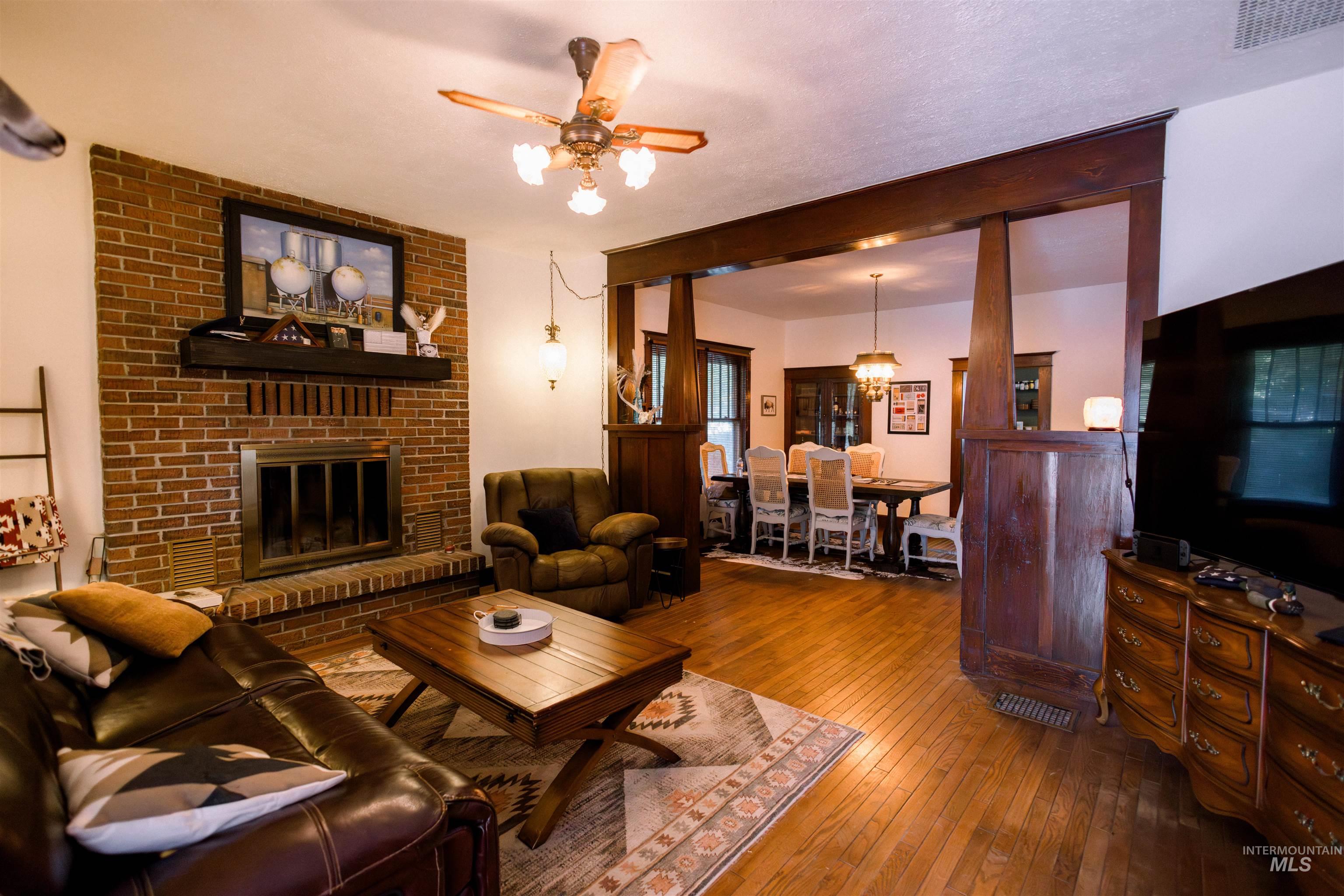 450 S 3rd East, Mountain Home, Idaho 83647-0000, 3 Bedrooms, 2 Bathrooms, Residential For Sale, Price $360,000,MLS 98975759