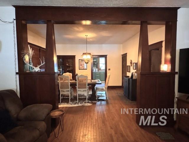 450 S 3rd East, Mountain Home, Idaho 83647-0000, 3 Bedrooms, 2 Bathrooms, Residential For Sale, Price $360,000,MLS 98975759