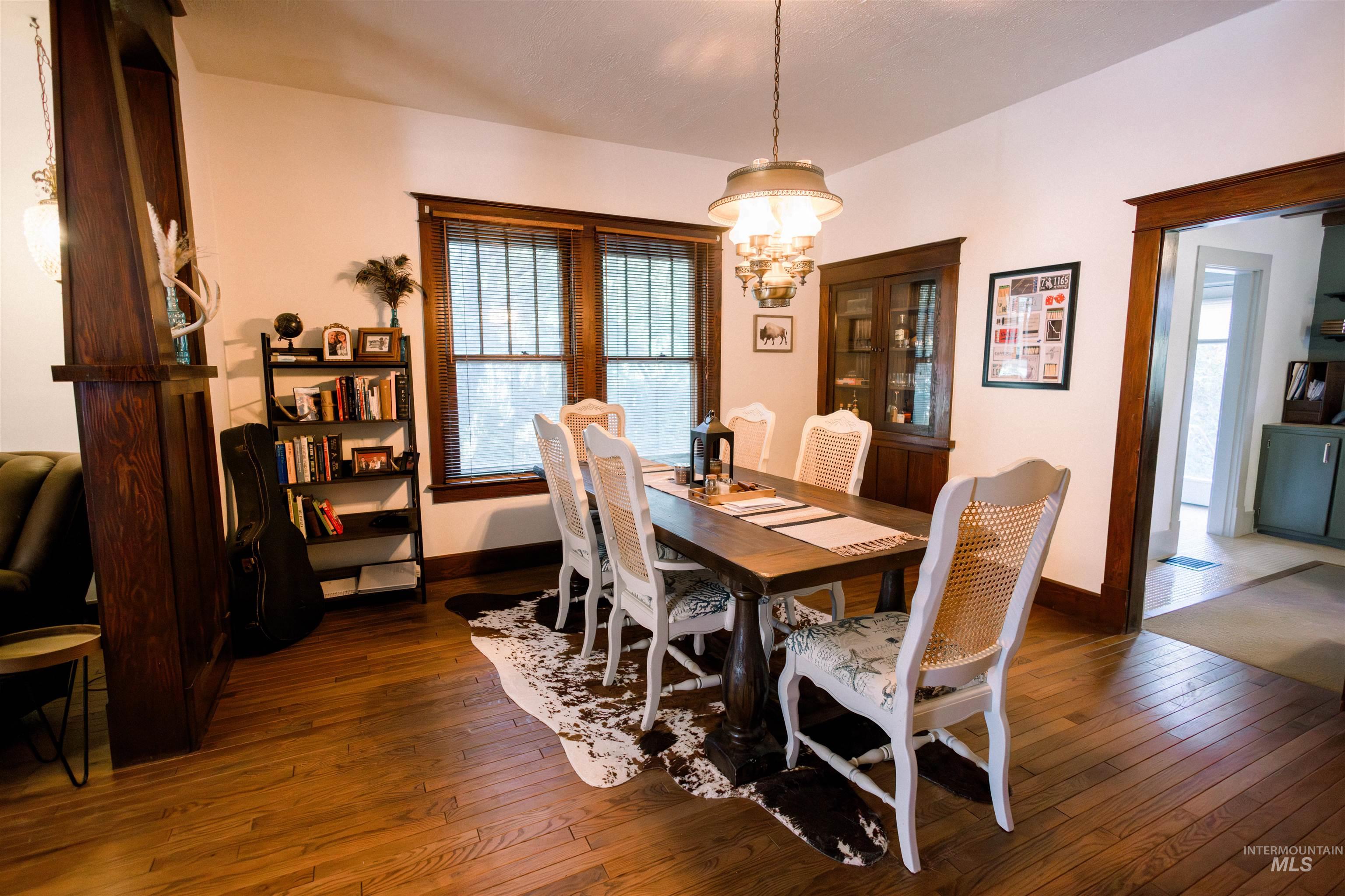 450 S 3rd East, Mountain Home, Idaho 83647-0000, 3 Bedrooms, 2 Bathrooms, Residential For Sale, Price $360,000,MLS 98975759