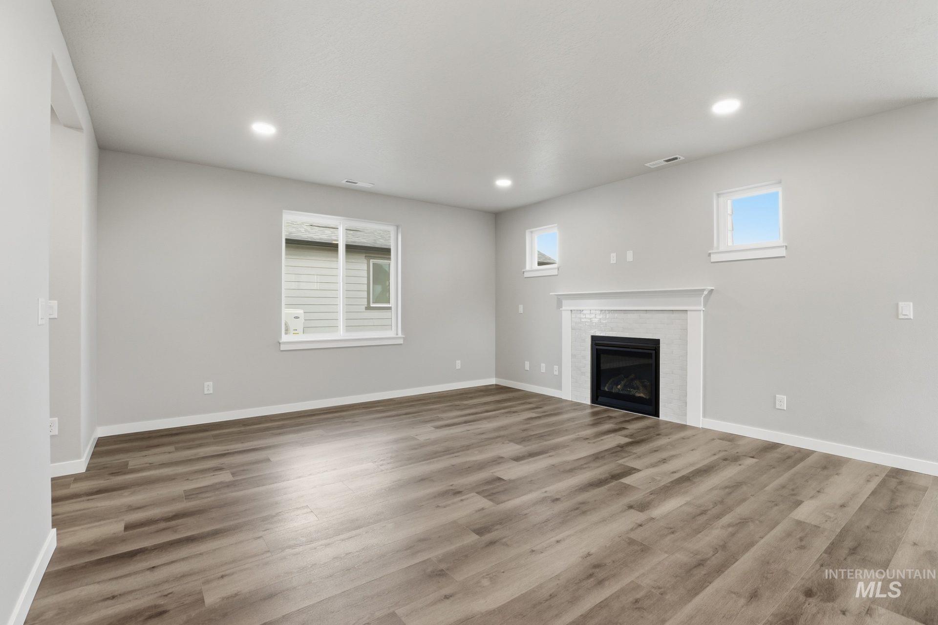 TBD SW Mendenhall St, Mountain Home, Idaho 83647, 3 Bedrooms, 2.5 Bathrooms, Residential For Sale, Price $355,990,MLS 98975762