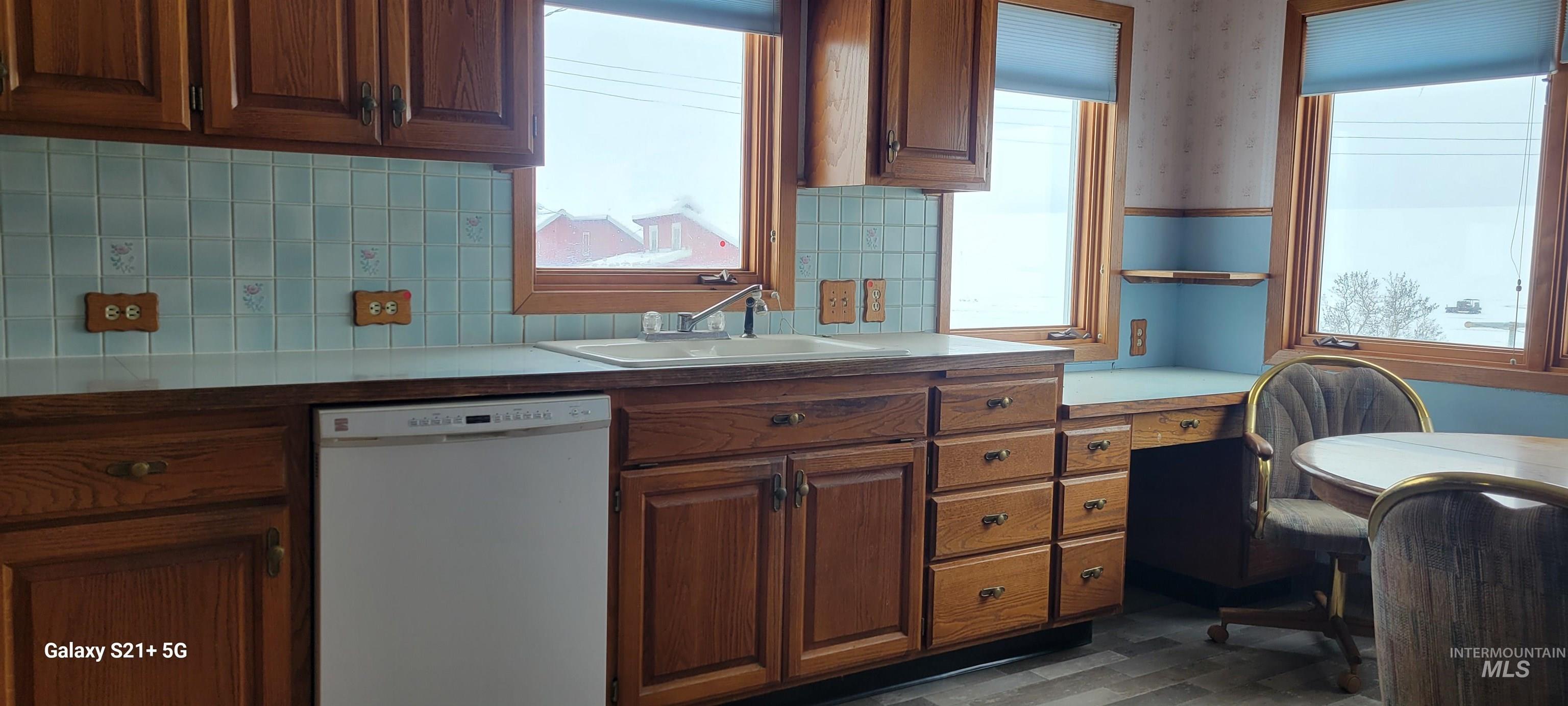 1044 Martinson Rd, Genesee, Idaho 83843, 3 Bedrooms, 4 Bathrooms, Residential For Sale, Price $595,000,MLS 98975763