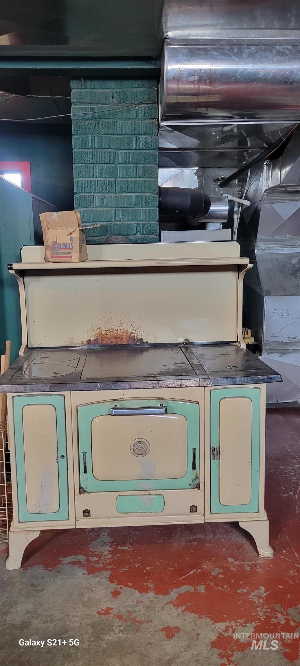 1044 Martinson Rd, Genesee, Idaho 83843, 3 Bedrooms, 4 Bathrooms, Residential For Sale, Price $595,000,MLS 98975763