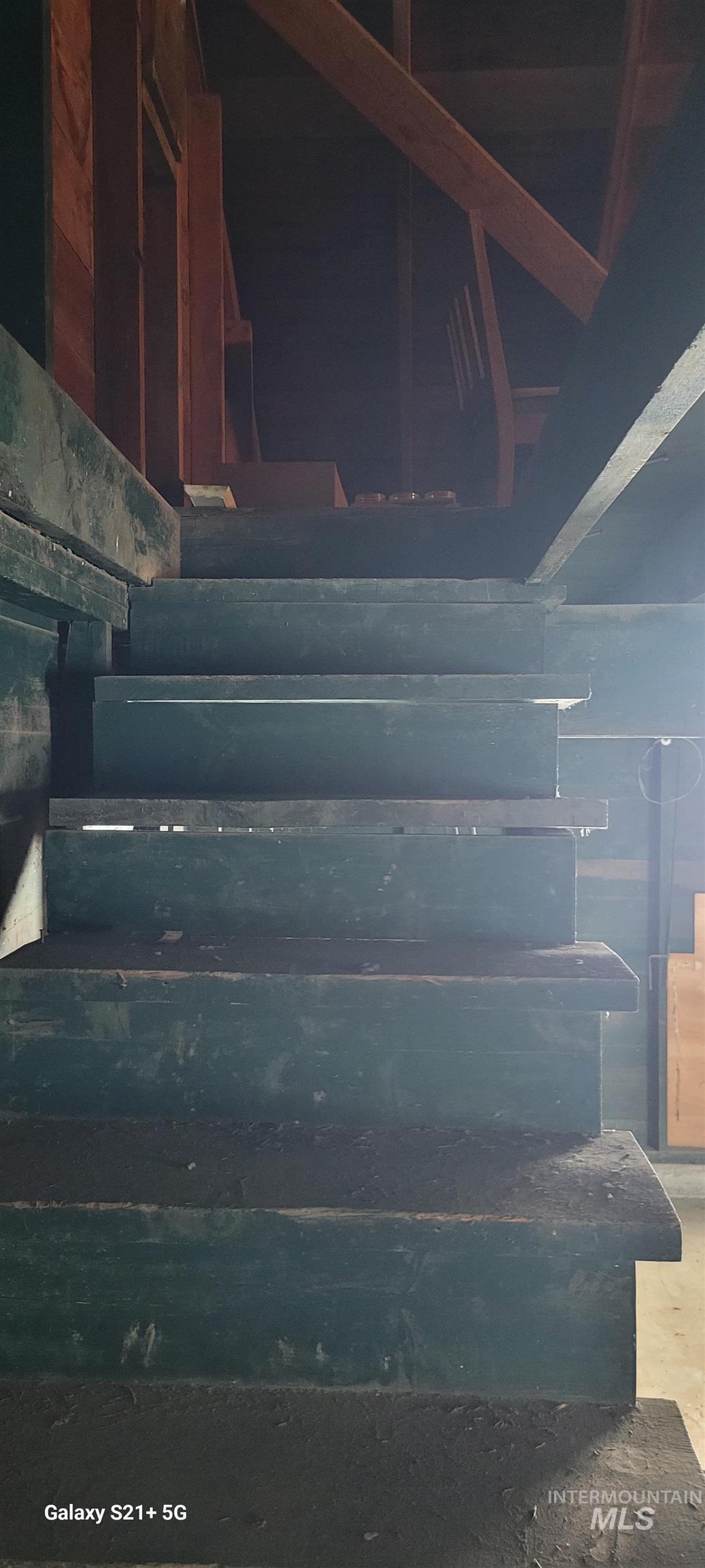 1044 Martinson Rd, Genesee, Idaho 83843, 3 Bedrooms, 4 Bathrooms, Residential For Sale, Price $595,000,MLS 98975763