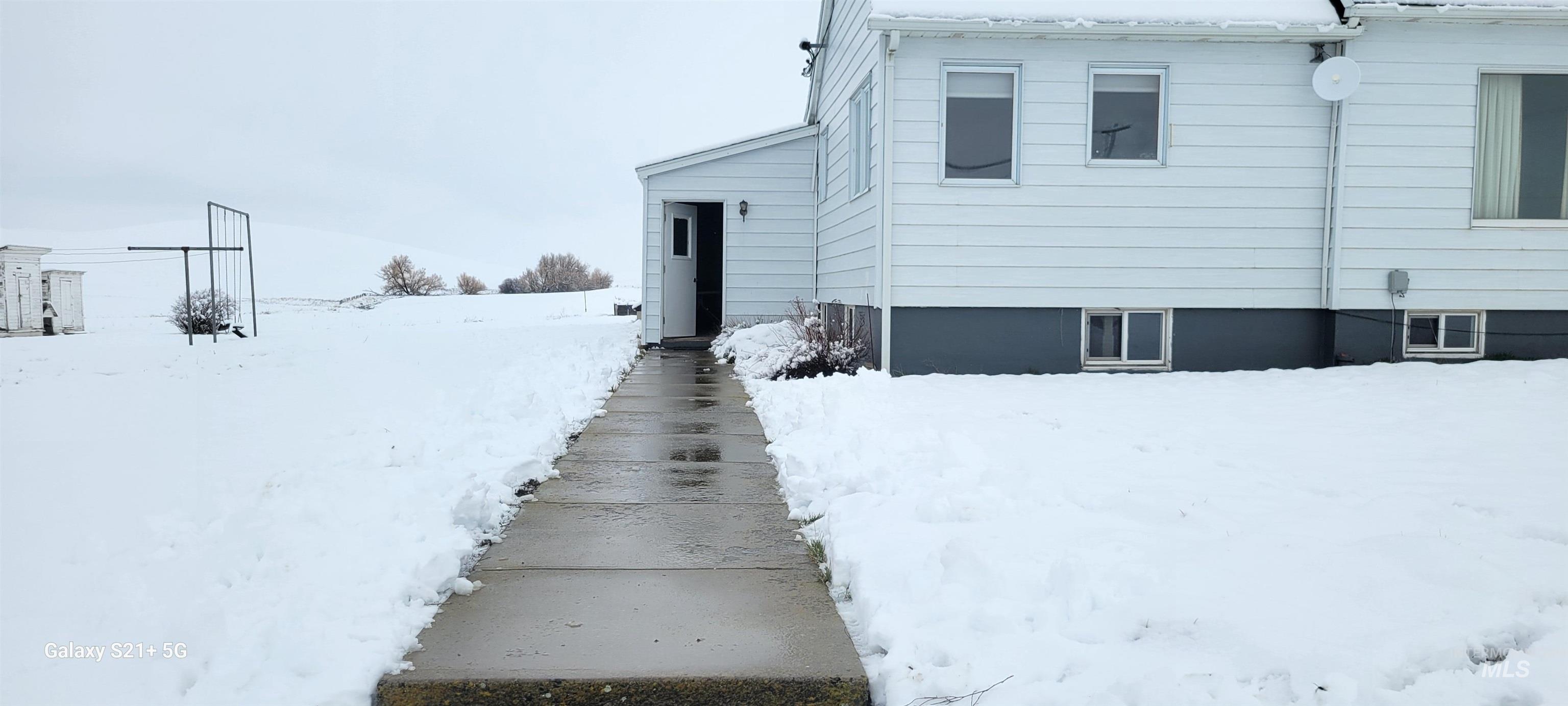 1044 Martinson Rd, Genesee, Idaho 83843, 3 Bedrooms, 4 Bathrooms, Residential For Sale, Price $595,000,MLS 98975763