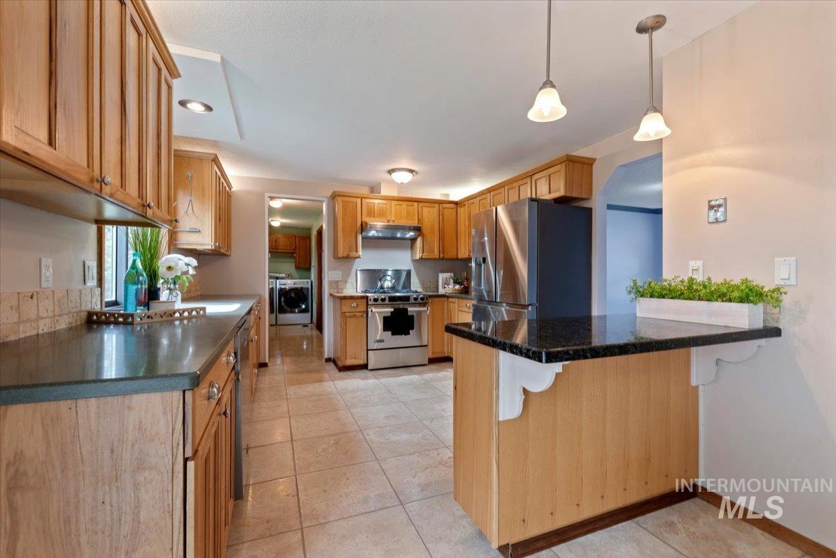 428 W Mayfair Ct, Boise, Idaho 83706, 4 Bedrooms, 2.5 Bathrooms, Residential For Sale, Price $649,900,MLS 98975764