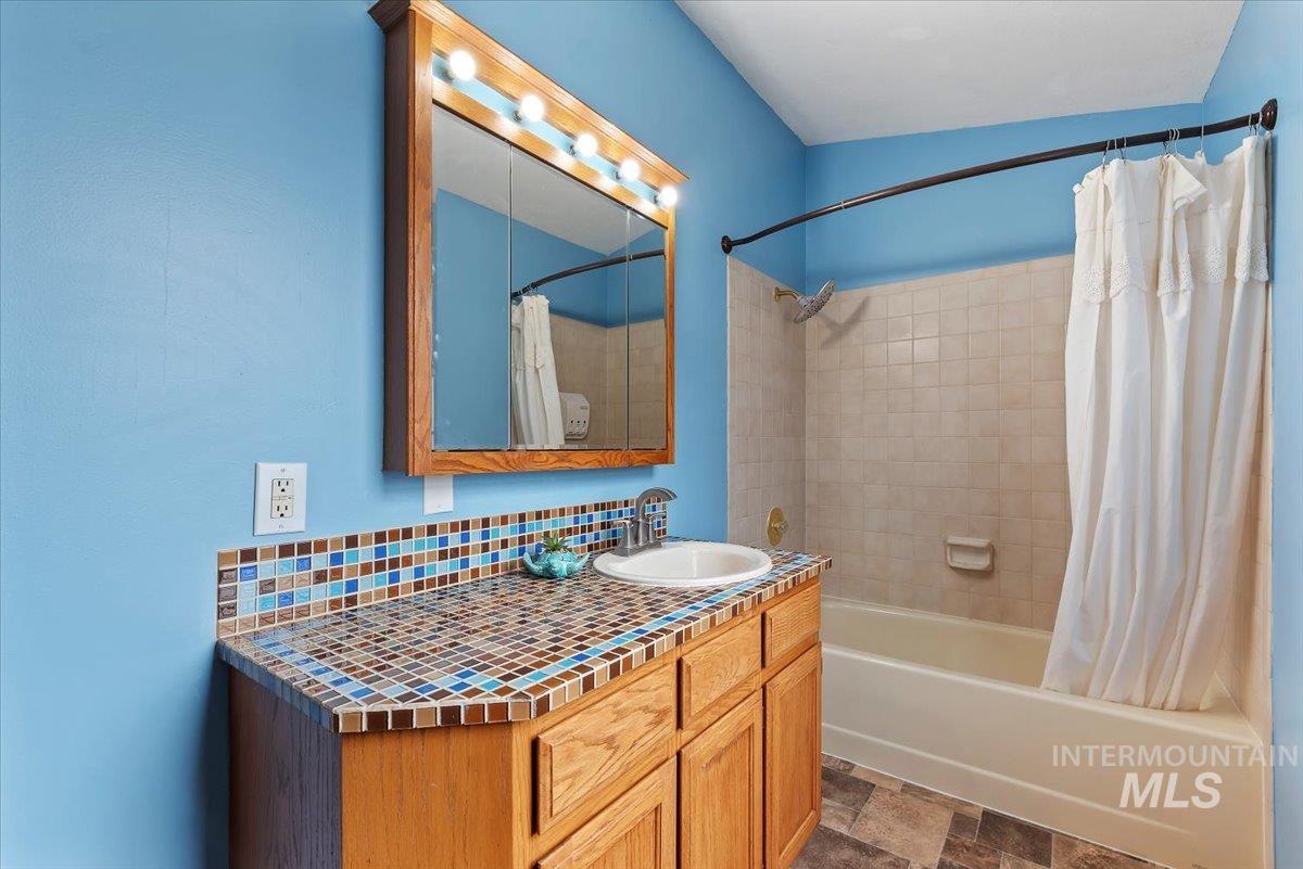 428 W Mayfair Ct, Boise, Idaho 83706, 4 Bedrooms, 2.5 Bathrooms, Residential For Sale, Price $674,500,MLS 98975764