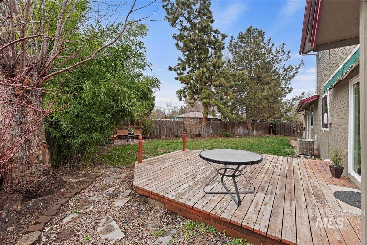 428 W Mayfair Ct, Boise, Idaho 83706, 4 Bedrooms, 2.5 Bathrooms, Residential For Sale, Price $674,500,MLS 98975764