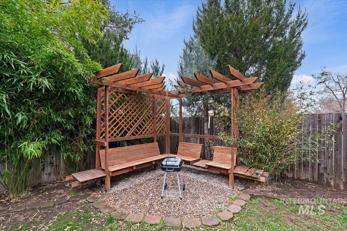 428 W Mayfair Ct, Boise, Idaho 83706, 4 Bedrooms, 2.5 Bathrooms, Residential For Sale, Price $674,500,MLS 98975764