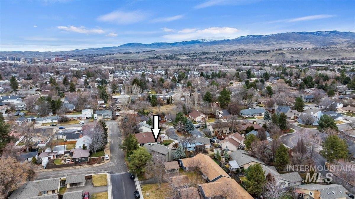 428 W Mayfair Ct, Boise, Idaho 83706, 4 Bedrooms, 2.5 Bathrooms, Residential For Sale, Price $649,900,MLS 98975764