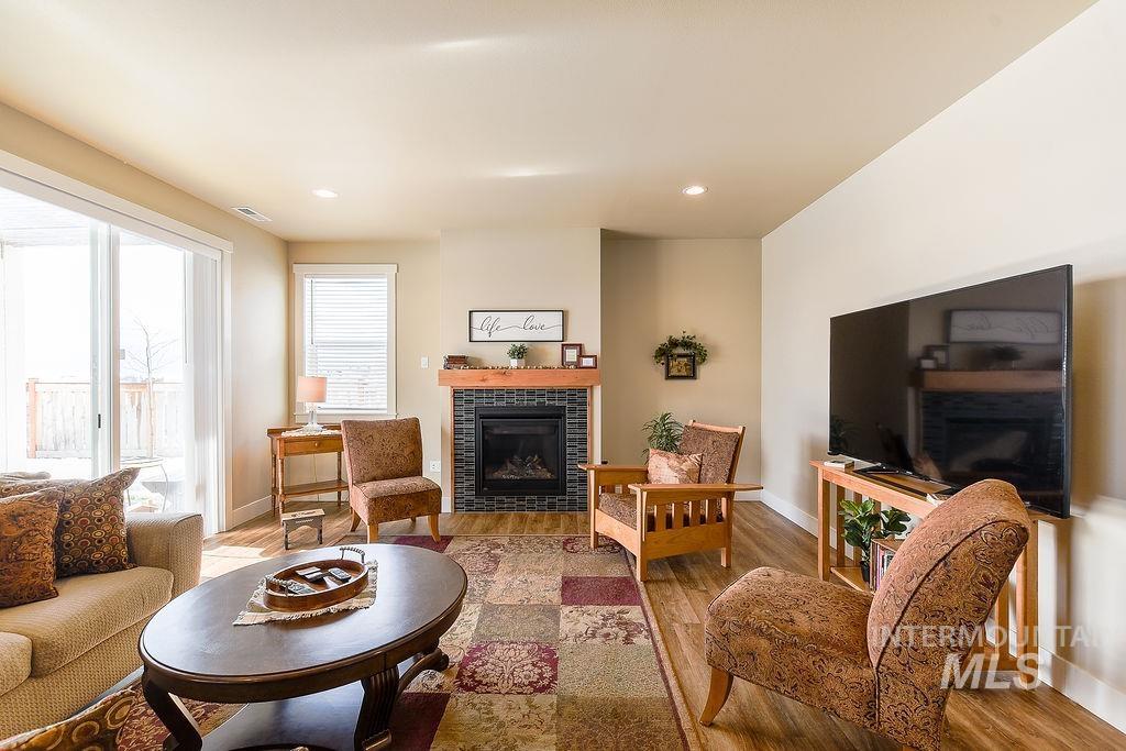 425 Southview, Moscow, Idaho 83843, 5 Bedrooms, 3 Bathrooms, Residential For Sale, Price $719,000,MLS 98975769