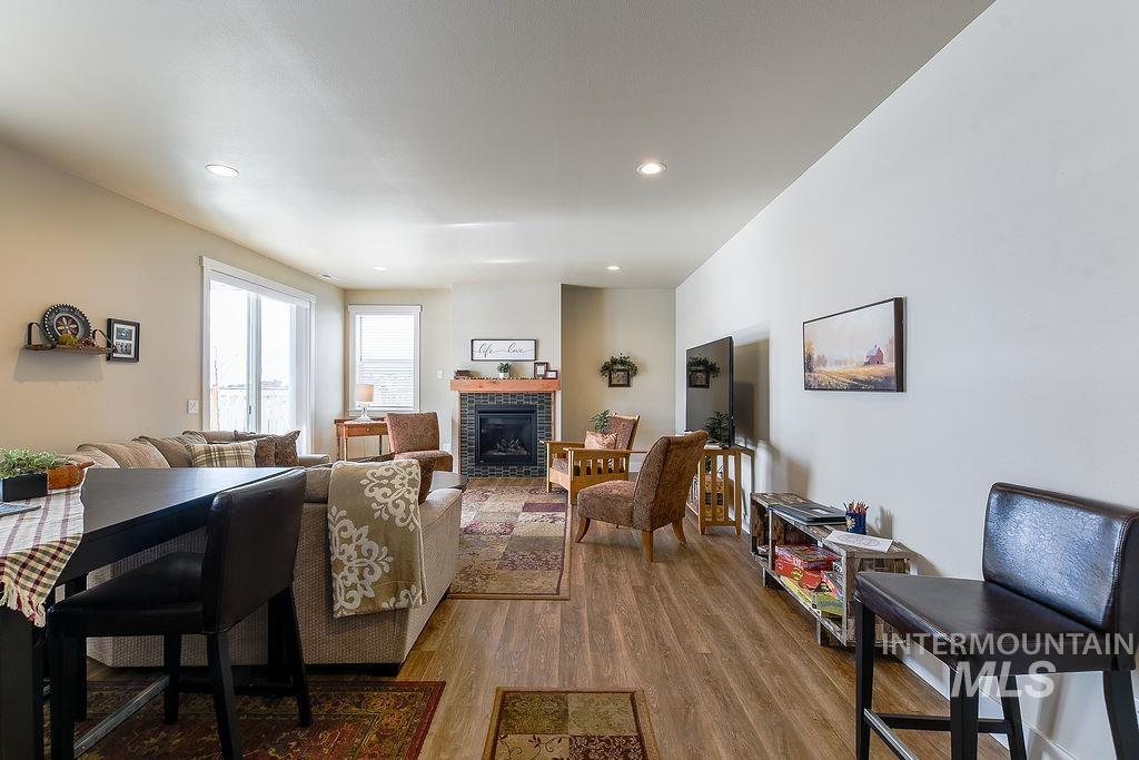 425 Southview, Moscow, Idaho 83843, 5 Bedrooms, 3 Bathrooms, Residential For Sale, Price $719,000,MLS 98975769