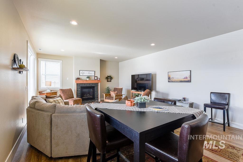 425 Southview, Moscow, Idaho 83843, 5 Bedrooms, 3 Bathrooms, Residential For Sale, Price $719,000,MLS 98975769