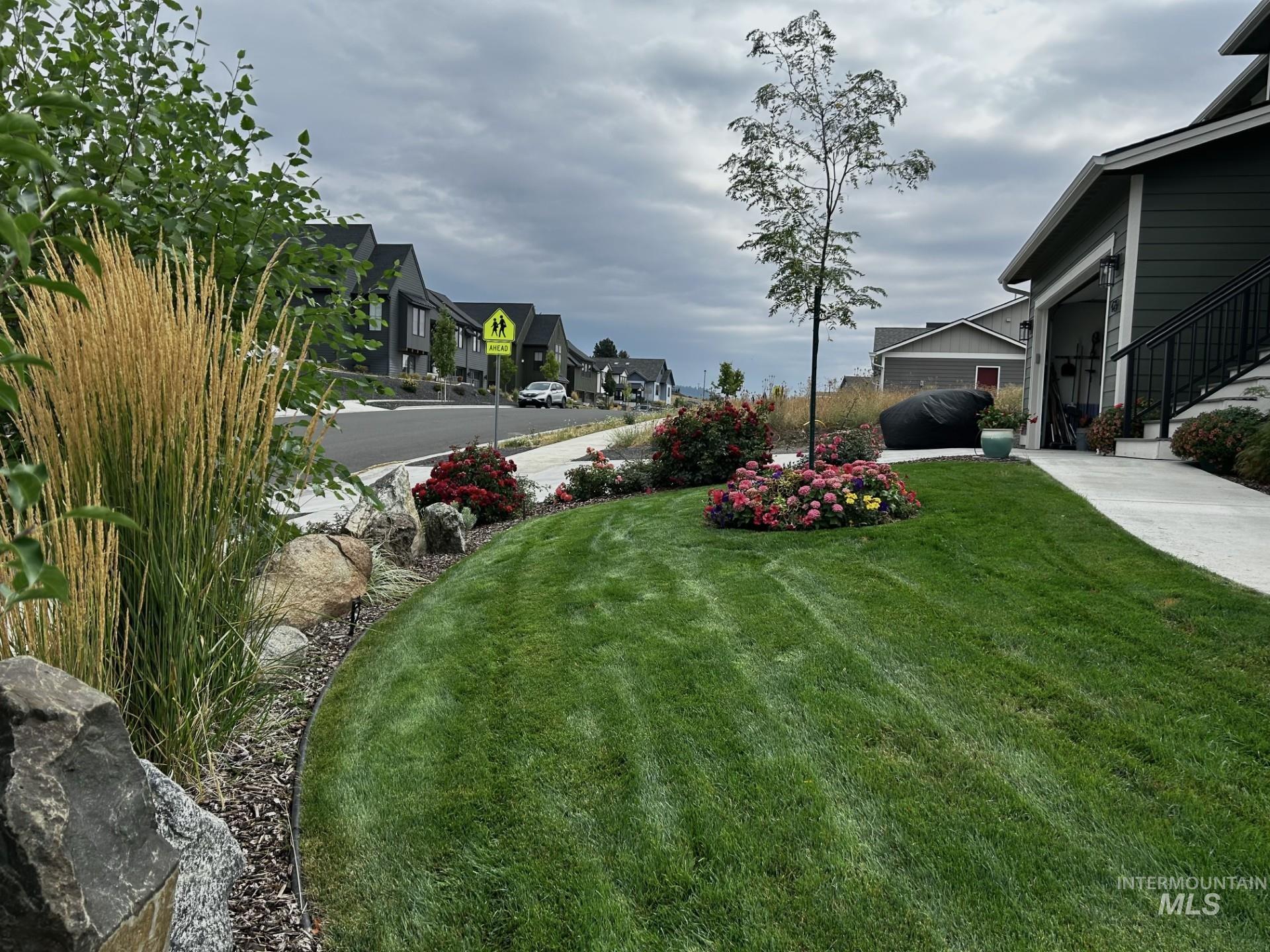 425 Southview, Moscow, Idaho 83843, 5 Bedrooms, 3 Bathrooms, Residential For Sale, Price $719,000,MLS 98975769