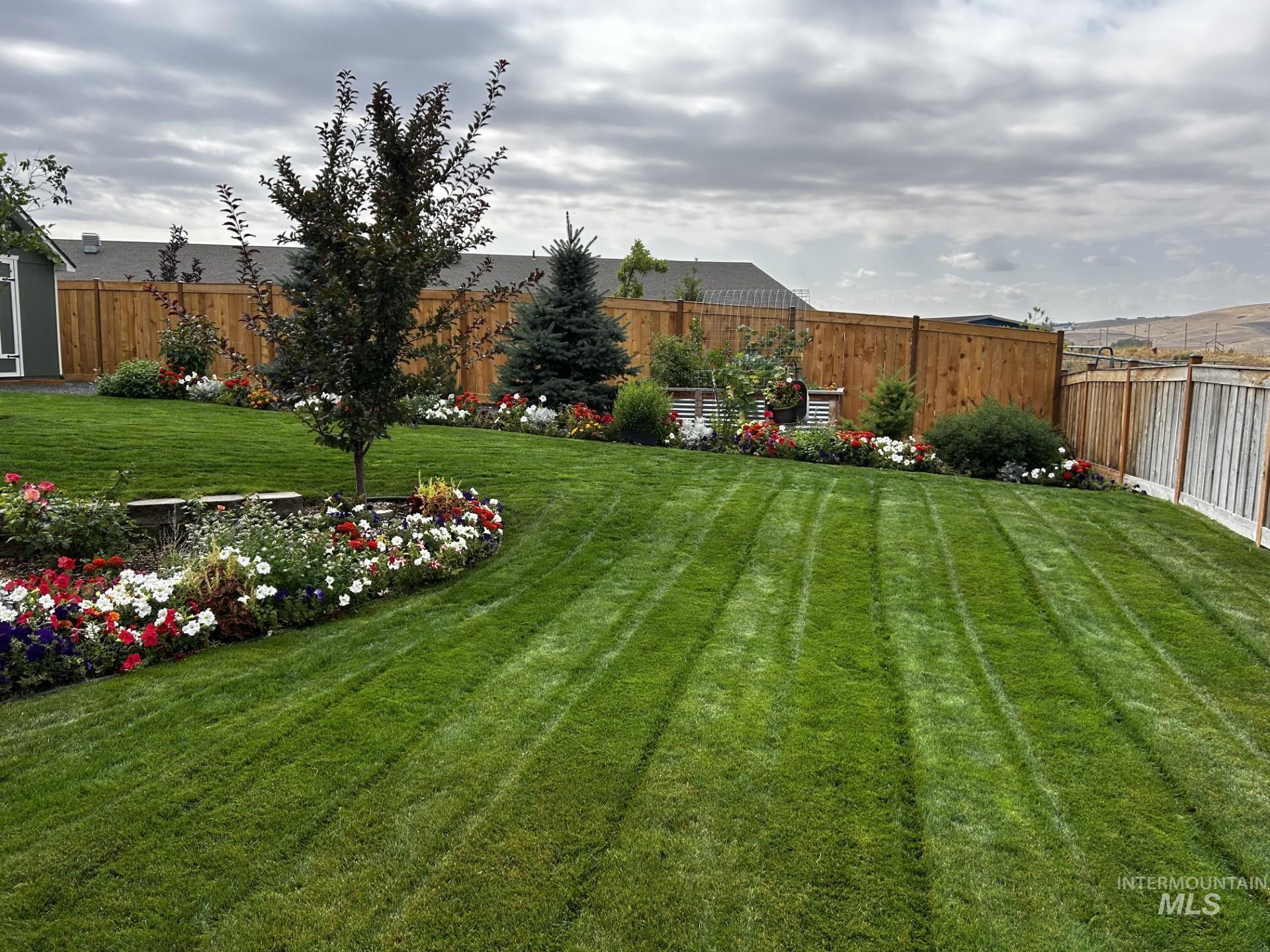 425 Southview, Moscow, Idaho 83843, 5 Bedrooms, 3 Bathrooms, Residential For Sale, Price $719,000,MLS 98975769