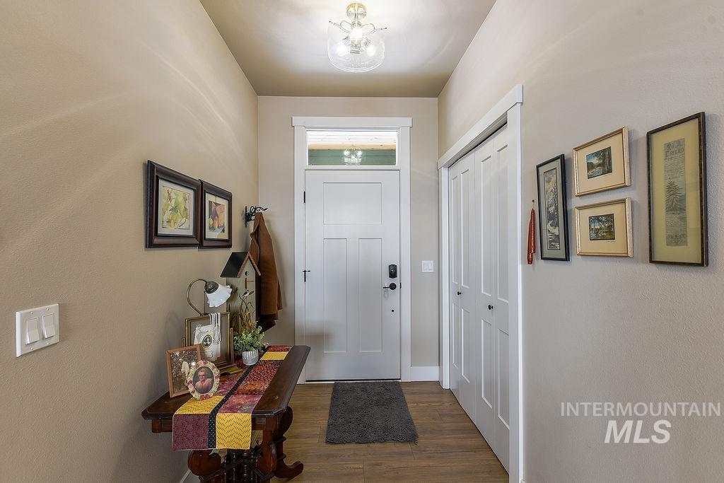 425 Southview, Moscow, Idaho 83843, 5 Bedrooms, 3 Bathrooms, Residential For Sale, Price $719,000,MLS 98975769