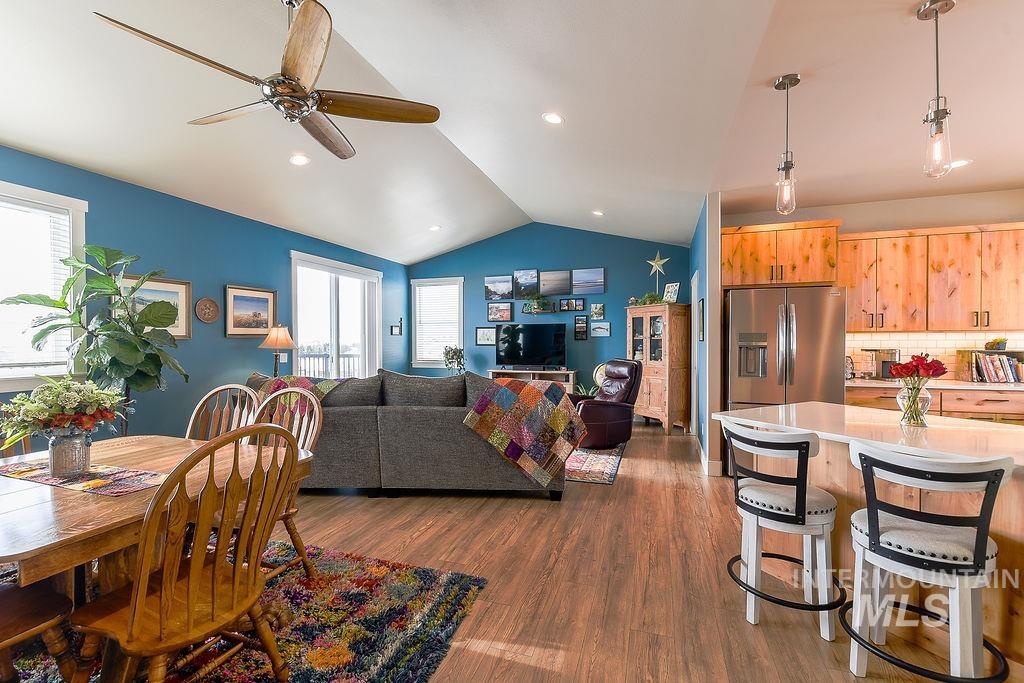 425 Southview, Moscow, Idaho 83843, 5 Bedrooms, 3 Bathrooms, Residential For Sale, Price $719,000,MLS 98975769